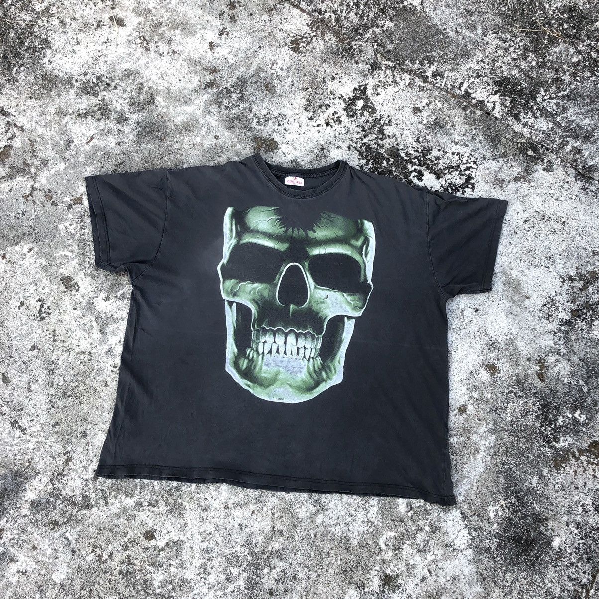 Liquid Blue Vintage 2007 Thrashed Faded Liquid Blue Skull Rare T Shirt Size US XXL / EU 58 / 5 - 1 Thumbnail