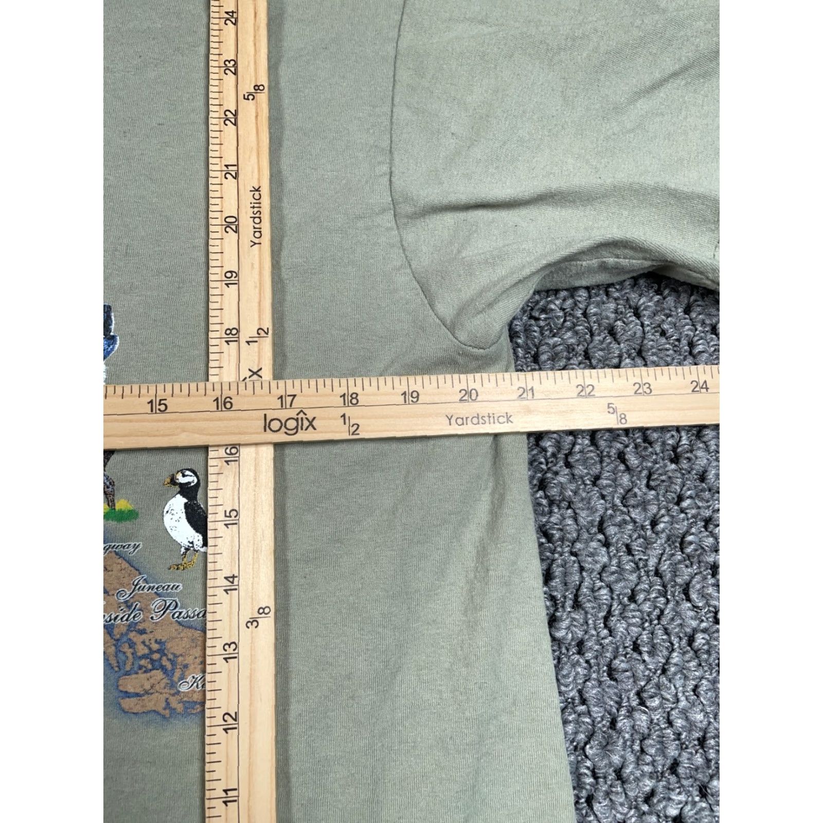 Vintage VINTAGE Galliga Skins Alaska Wildlife Map Print T-Shirt Adult Large Green Graphic Animals Nature Mens Size US L / EU 52-54 / 3 - 6 Thumbnail