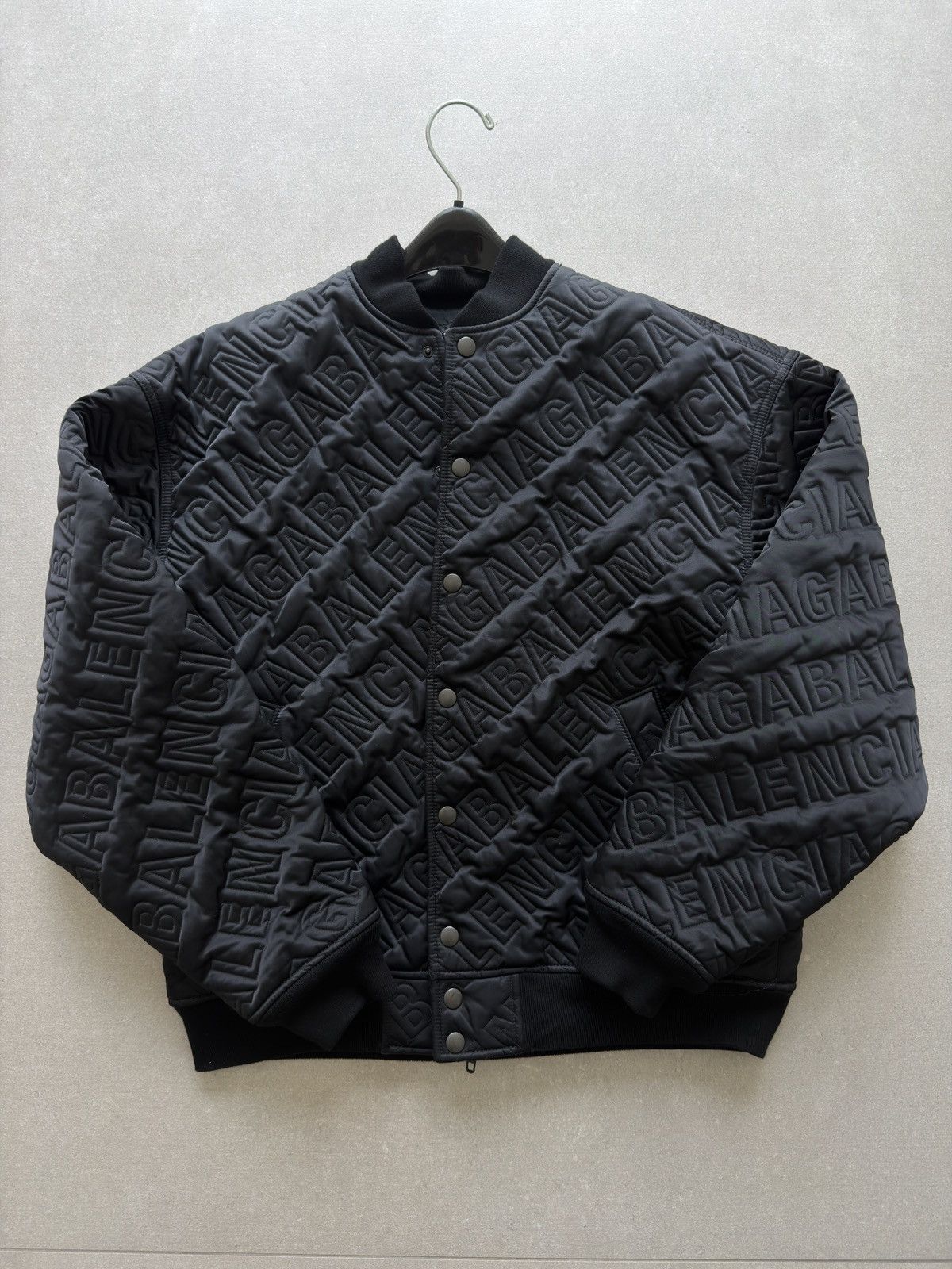 Balenciaga Balenciaga Embossed Logo Bomber Size US S / EU 44-46 / 1 - 1 Thumbnail