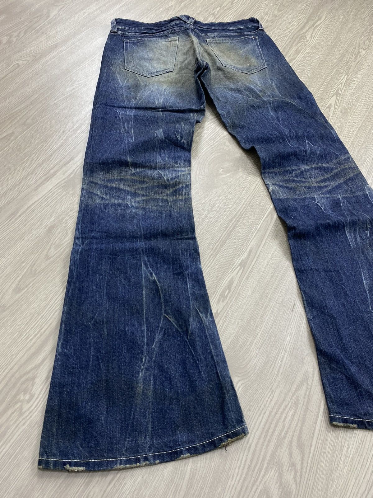 GOSTAR DE FUGA × If Six Was Nine × Le Grande Bleu (L.G.B.) 2000s Vanquish Gold Distressed Punk Y2K Lgb Flared Jeans Size US 32 / EU 48 - 19 Thumbnail