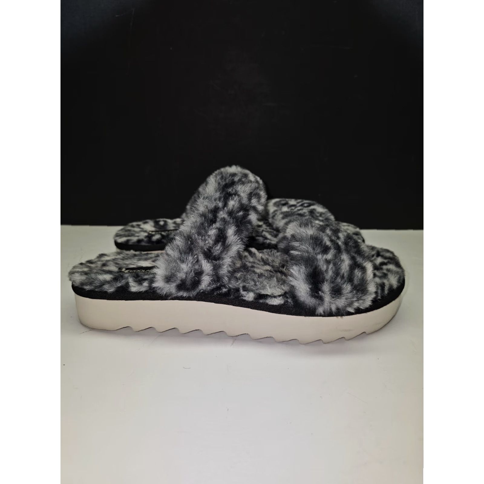 Vintage KOOLABURA BY UGG Faux Fur Animal Print Platform Slippers Sandals Womens Size 9 Slipper Black Size US 9 / IT 39 - 2 Thumbnail