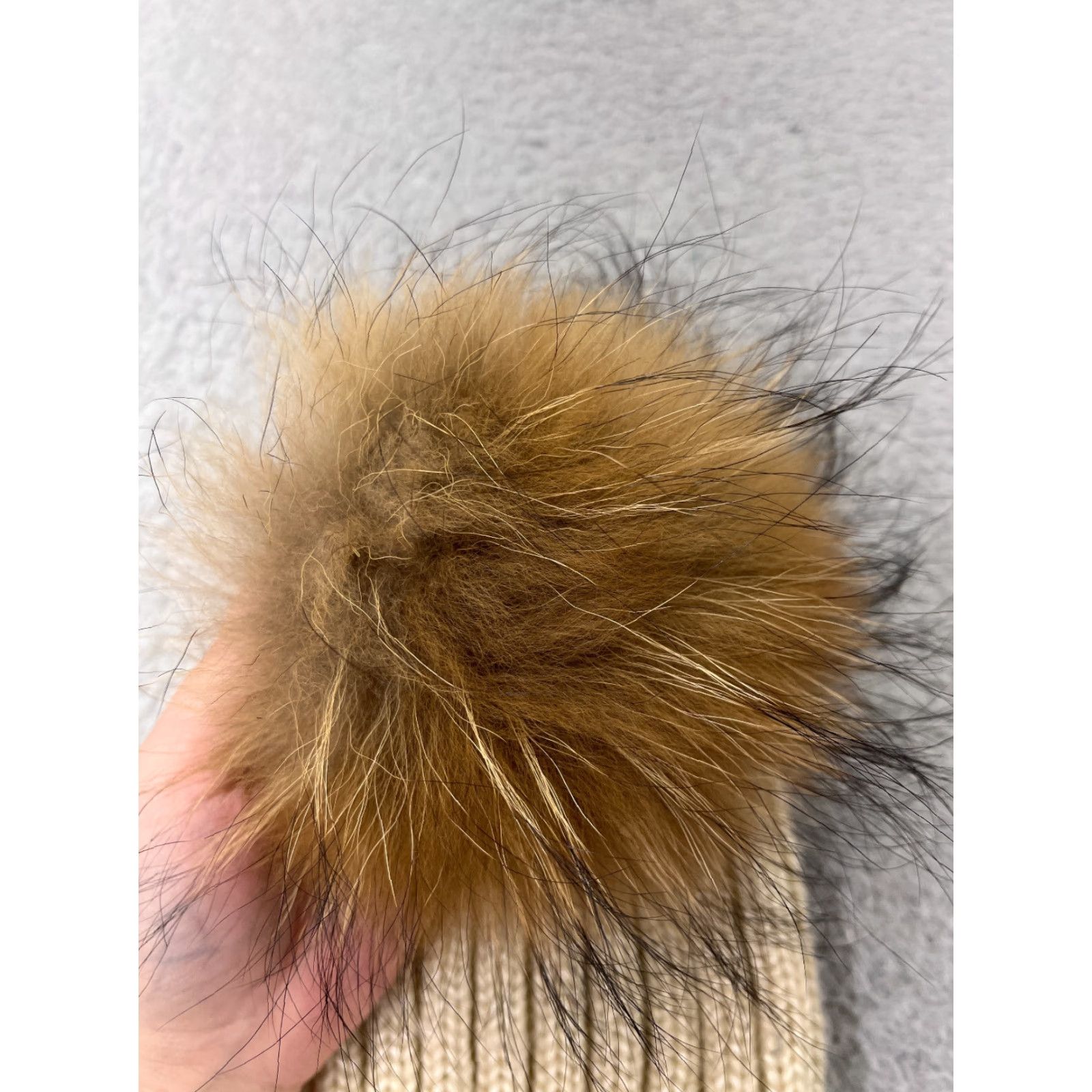 American Eagle Outfitters Beannie? Beanie Toque Adult One Size Ivory Ribbed Knit Detachable Faux Fur Pom Acrylic Hat Unisex Adults Beanie Ivory Acrylic Knit Logo Ski 90s Mens Size ONE SIZE - 2 Thumbnail