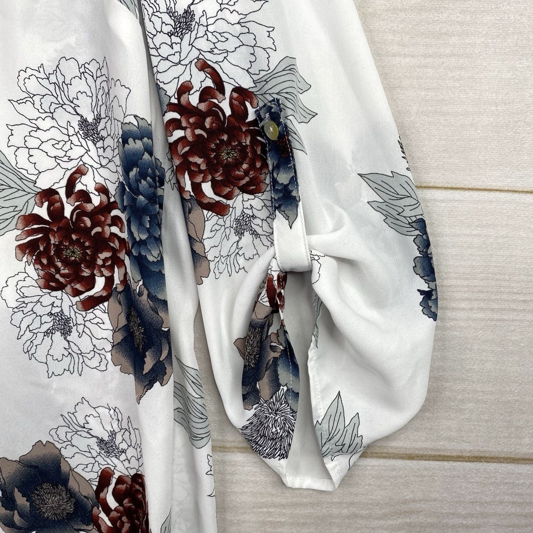 Vintage Daniel Rainn Top Womens XXL White Floral Roll Tab Sleeve Boho Flowy Size XXL / US 16-18 / IT 52-54 - 4 Thumbnail