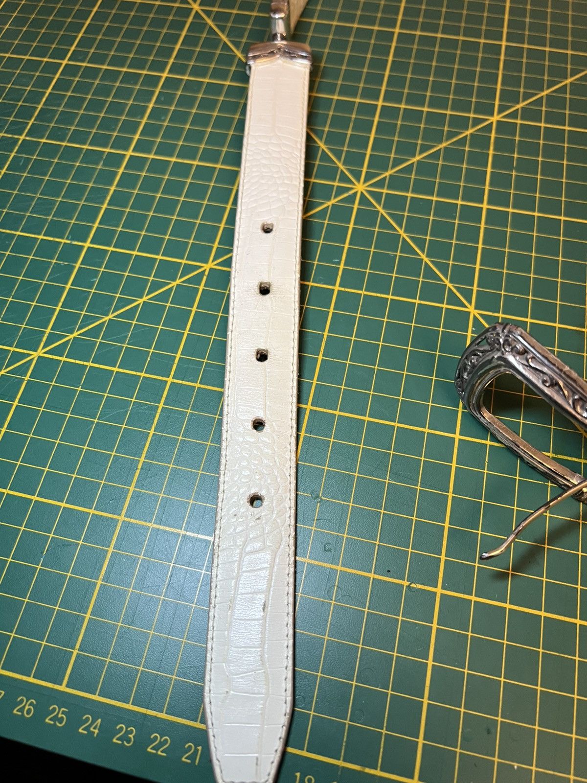 Brighton Vintage Brighton two tone interchangeable croc leather belt Size ONE SIZE - 13 Thumbnail