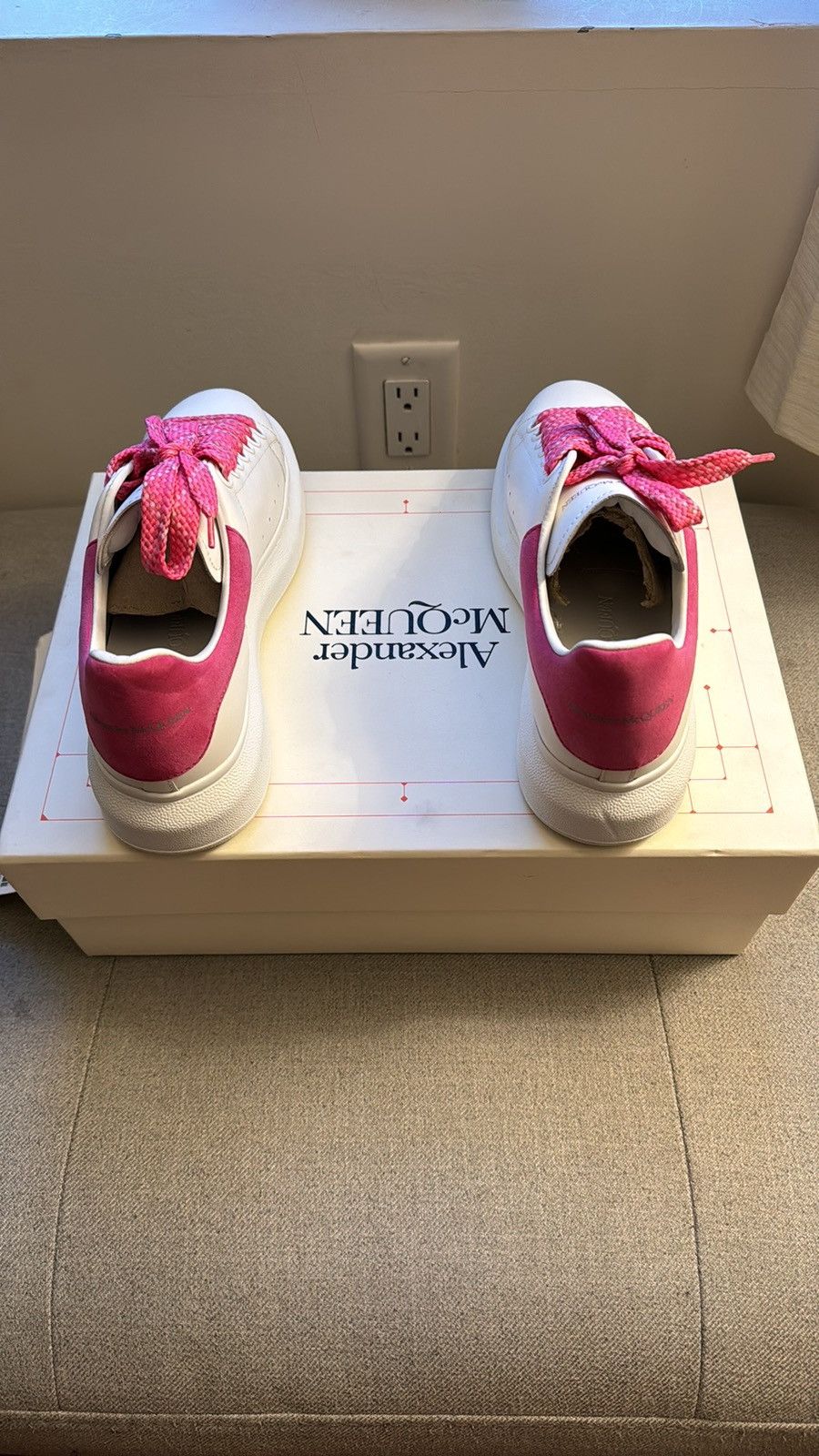 Alexander McQueen Alexander McQueen Oversized Fuchsia And White Size US 7.5 / IT 37.5 - 3 Thumbnail