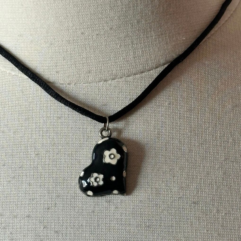 Other polka dot black white floral heart pendant necklace Size ONE SIZE - 2 Thumbnail