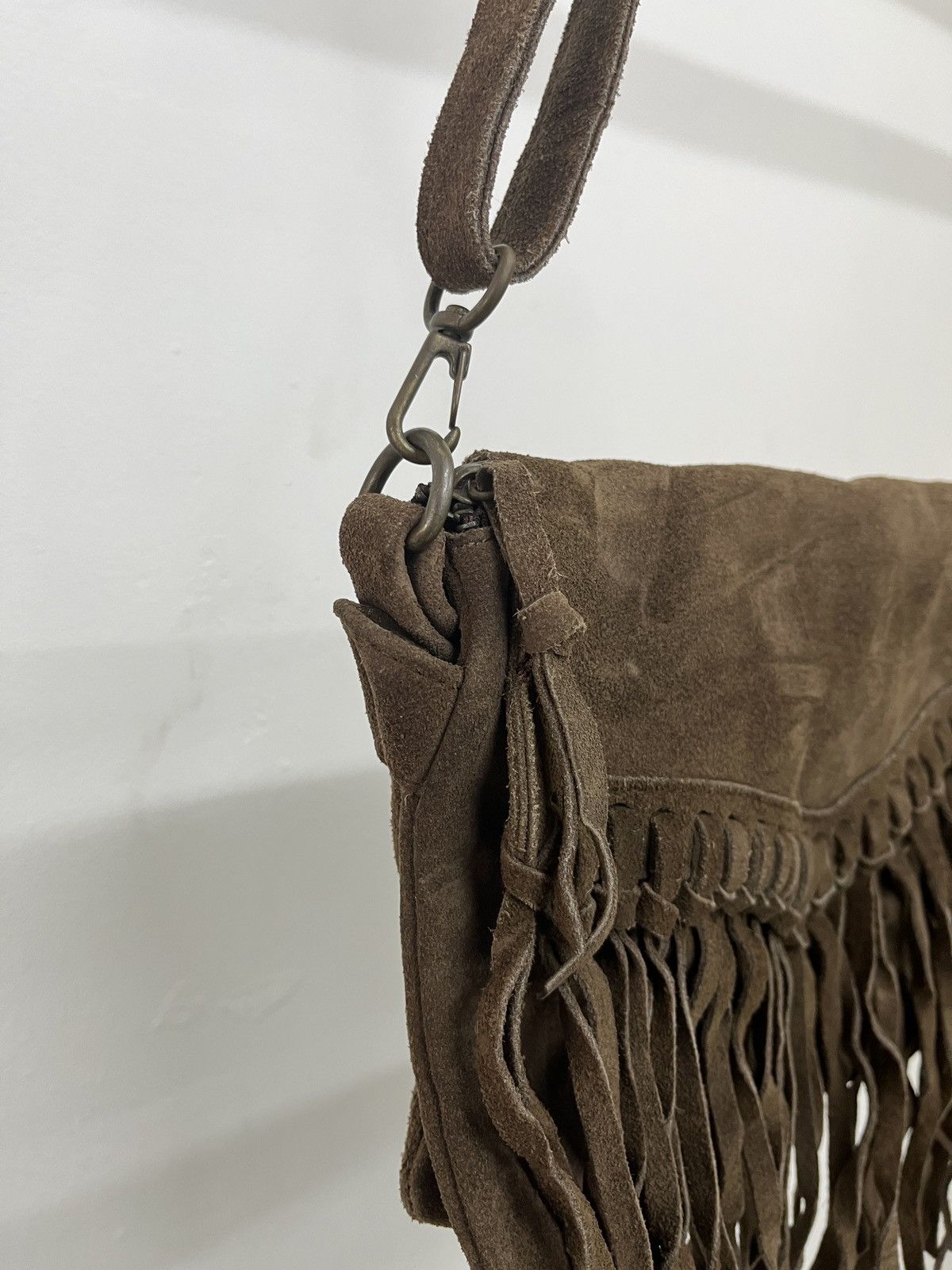 GOA 2000s GOA Fringe Brown Cowhide Suede Leather Sling Bag Size ONE SIZE - 9 Thumbnail