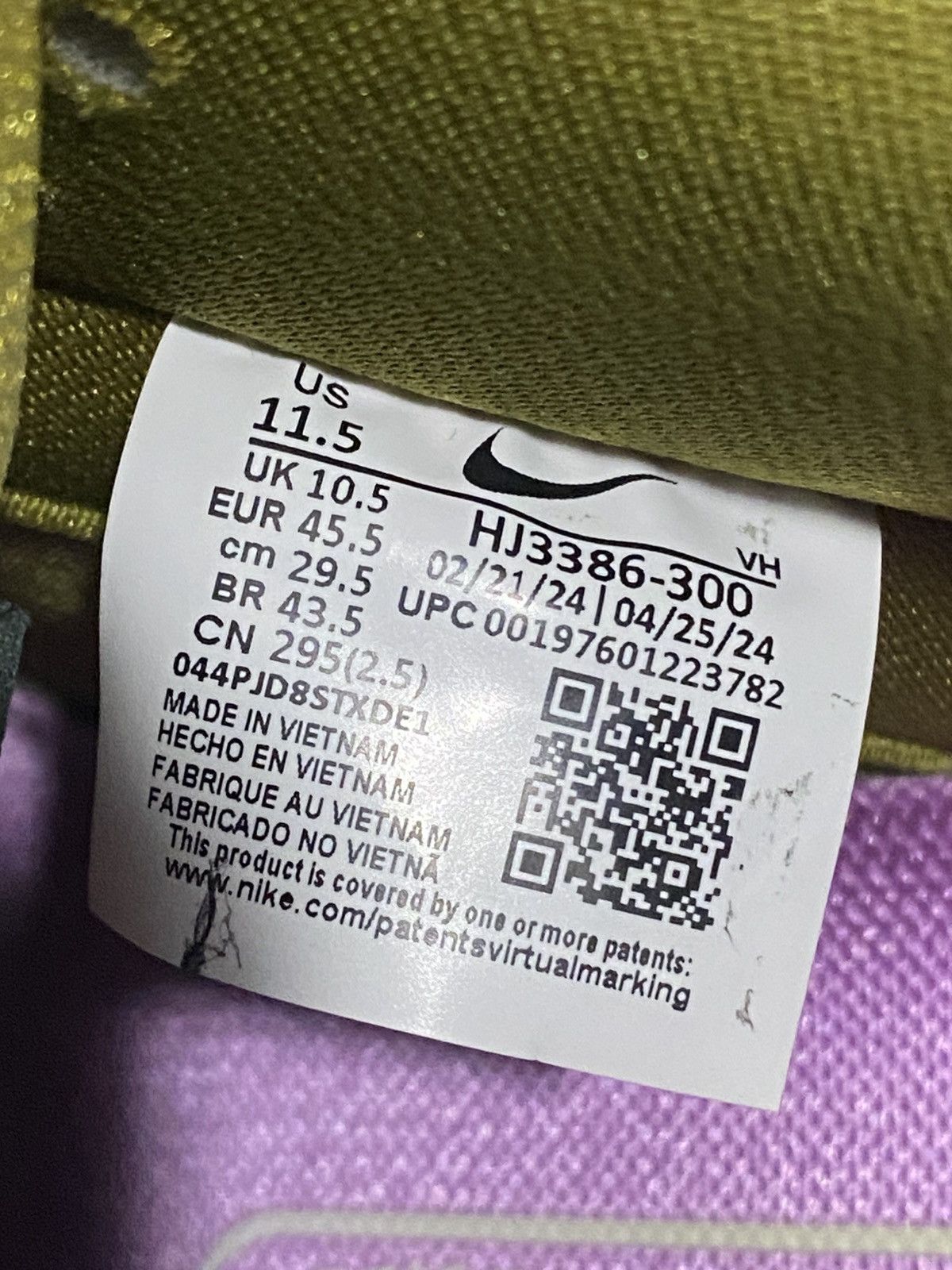 Nike SB Nike SB Dunk Low x Alexis Sablone Chameleon Size 11.5 Size US 11.5 / EU 44-45 - 8 Thumbnail