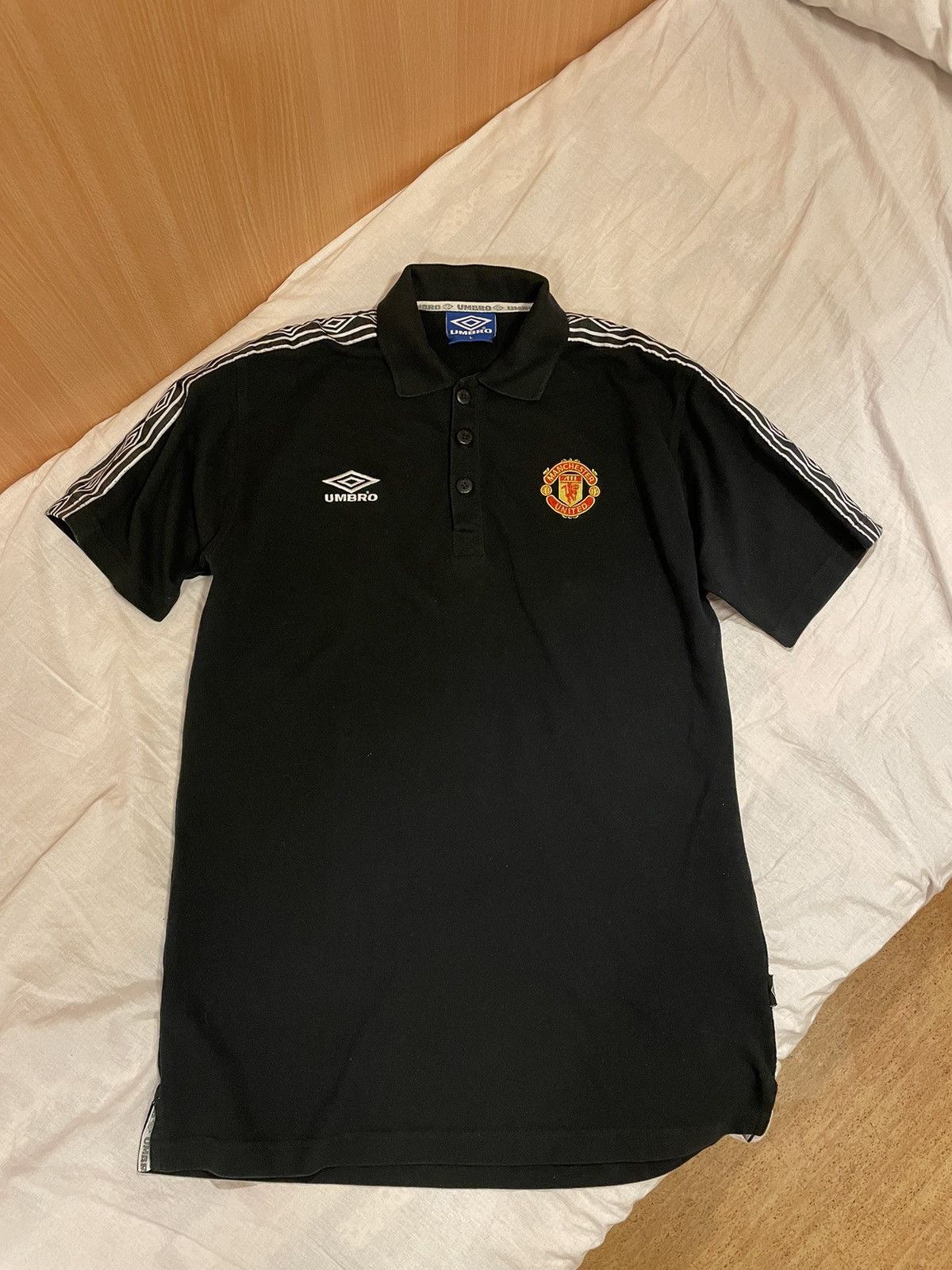 Umbro × Vintage UMBRO 90-00s vintage Manchester United polo black t-shirt Size US L / EU 52-54 / 3 - 2 Thumbnail