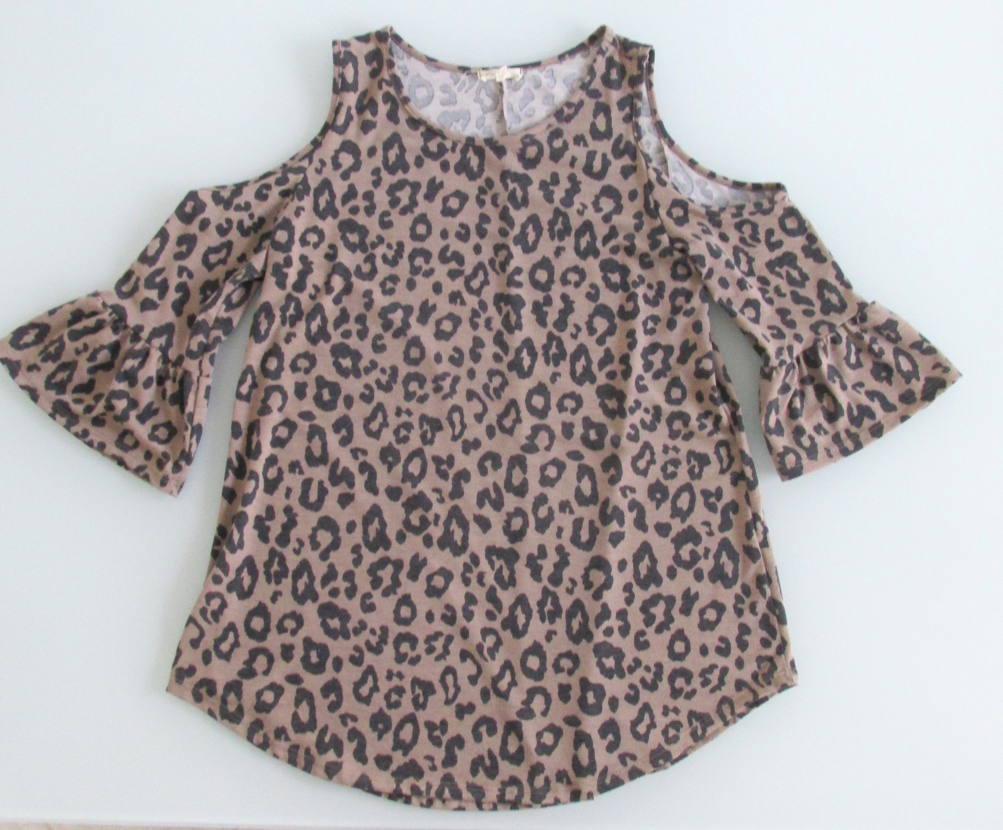 Other Sweet Lovely Women's Cold Shoulder Blouse Size Medium Size M / US 6-8 / IT 42-44 - 1 Thumbnail
