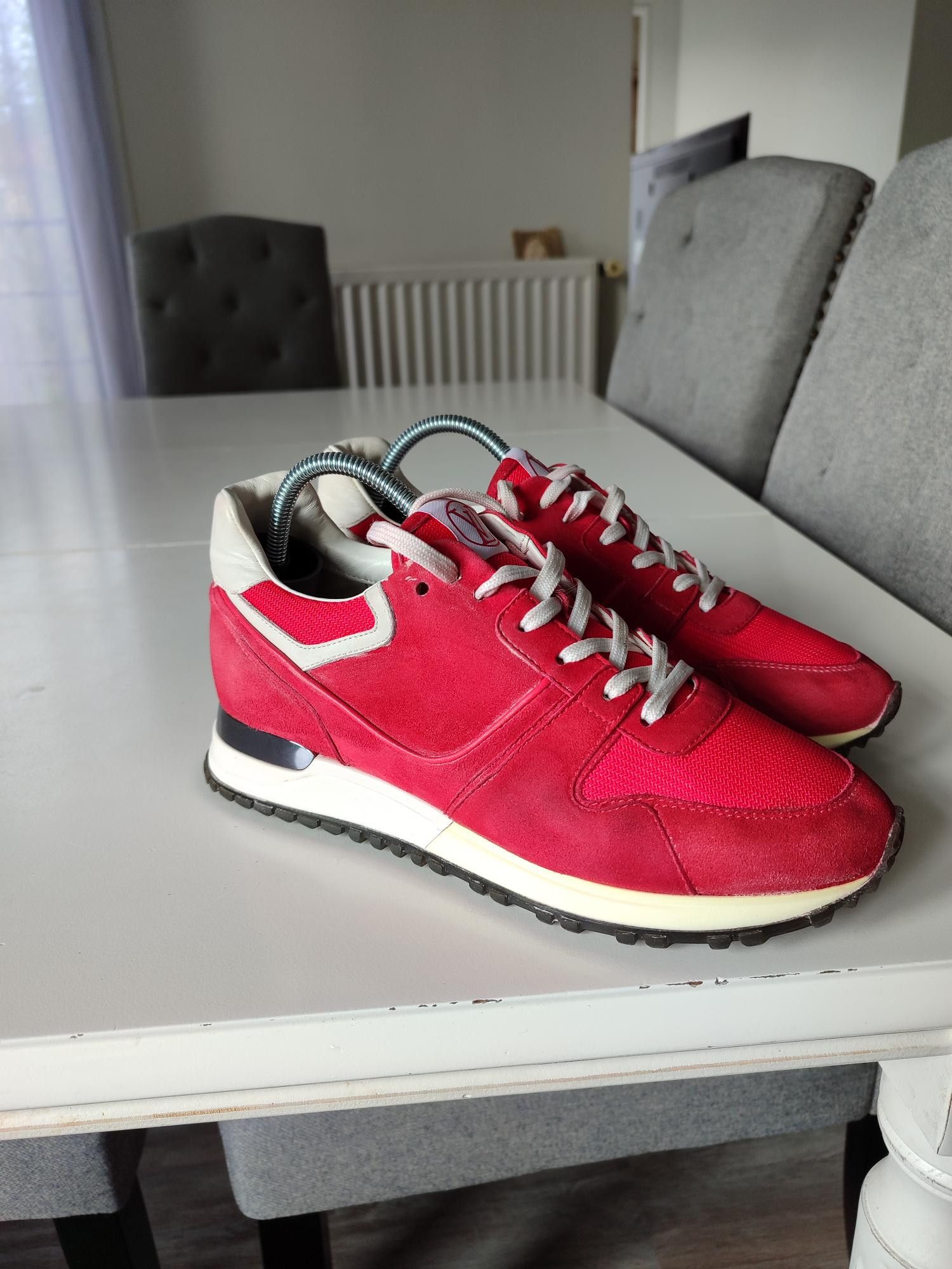 Louis Vuitton BASKETS LOUIS VUITTON RUN AWAY Size US 7 / IT 37 - 8 Thumbnail