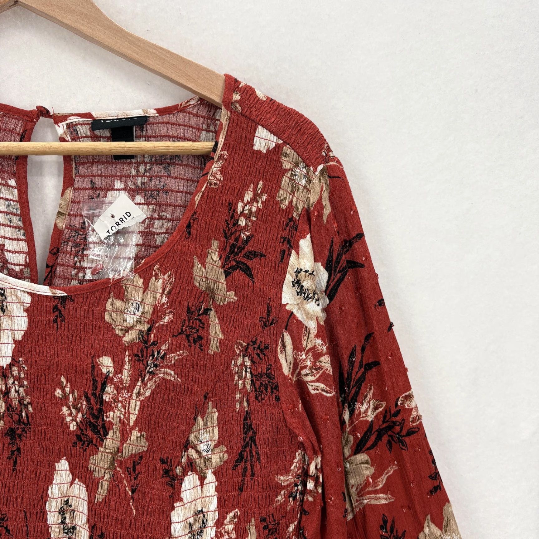 Torrid Torrid Shirt Womens 1X Red Floral Smocked Peplum Boho Bell Sleeve Top Blouse NWT Size XL / US 12-14 / IT 48-50 - 2 Thumbnail
