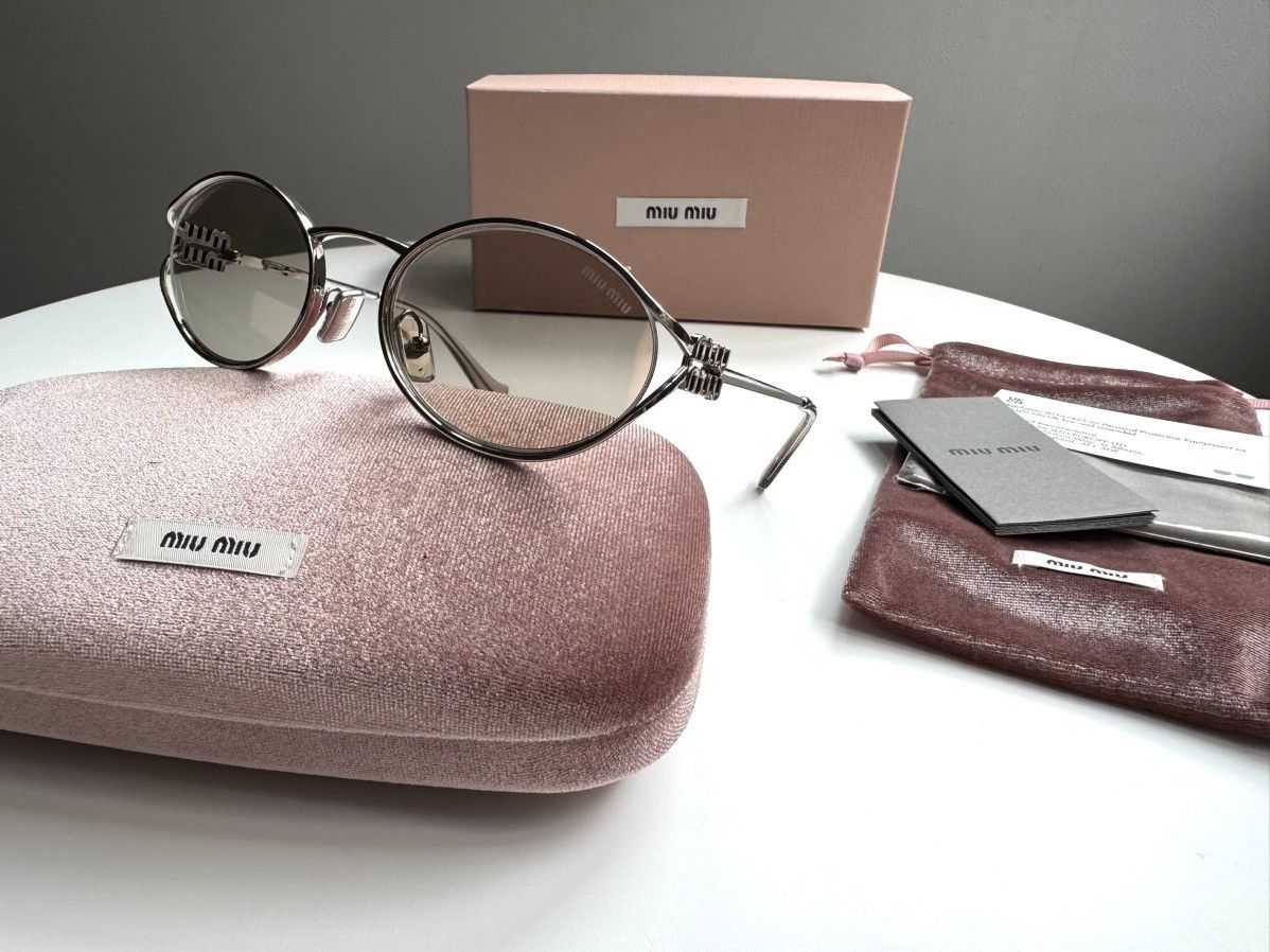 NEW Miu Miu sunglasses SMU 52YS 1BC10F