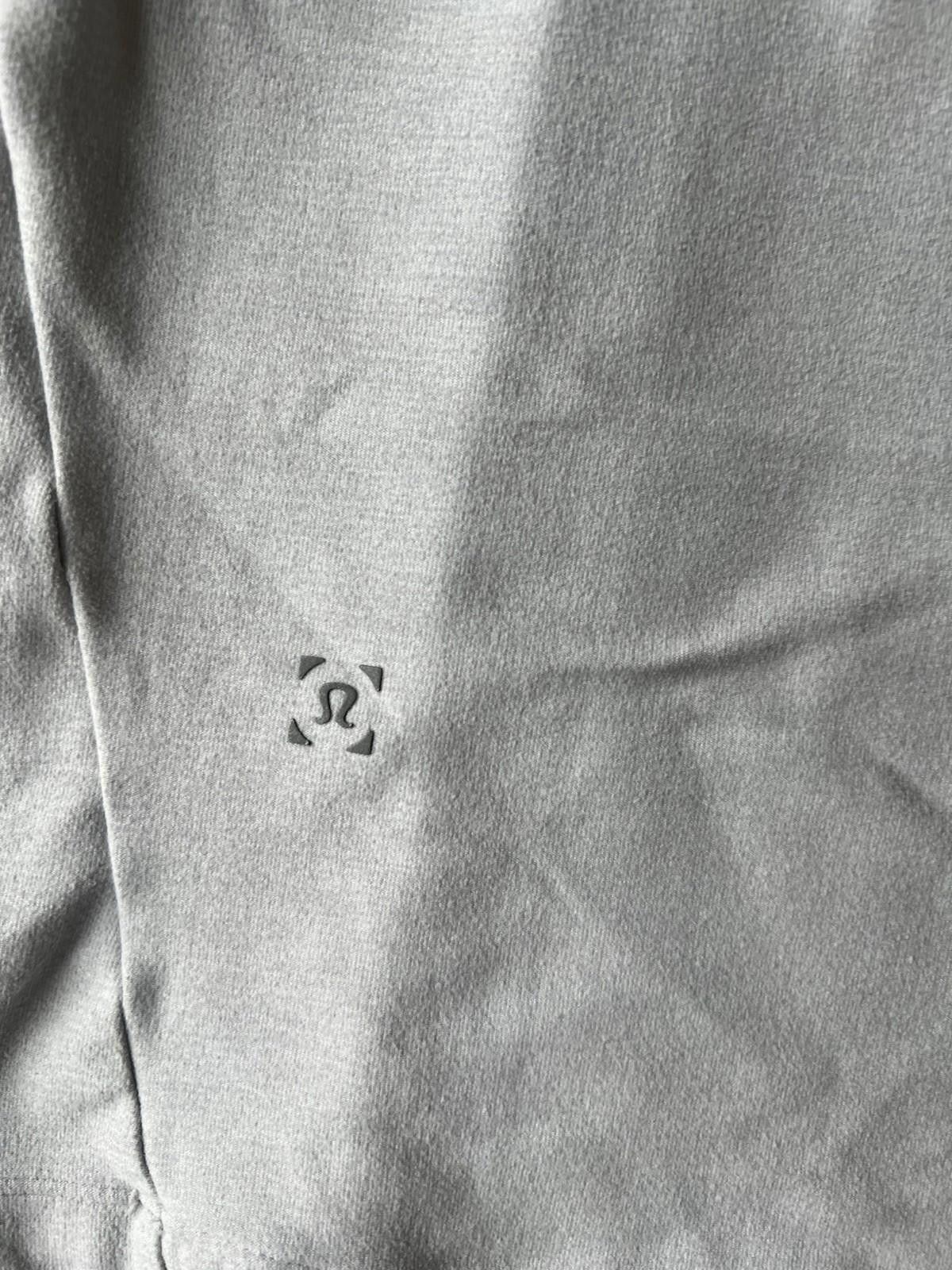 Lululemon Lululemon Surge Warm 1/2 Zip Medium Gray Running Gym Size US M / EU 48-50 / 2 - 6 Thumbnail