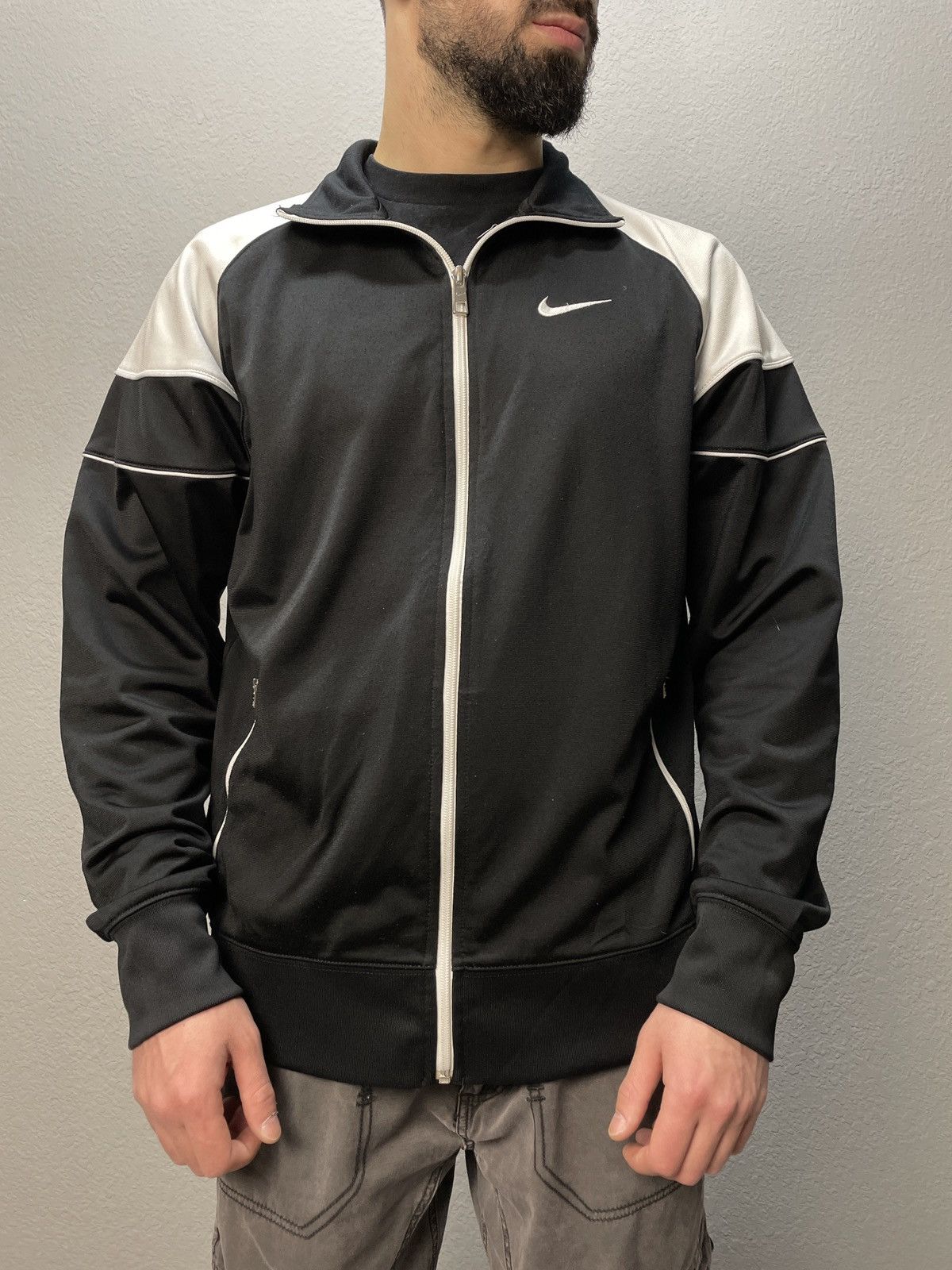 Vintage Vintage Nike Windbreaker Y2K Drill Nylon Multicolour Jacket Size US L / EU 52-54 / 3 - 1 Thumbnail