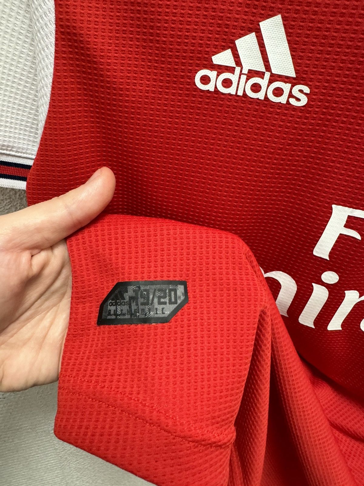 Adidas Arsenal adidas soccer jersey L sz Size US L / EU 52-54 / 3 - 6 Thumbnail
