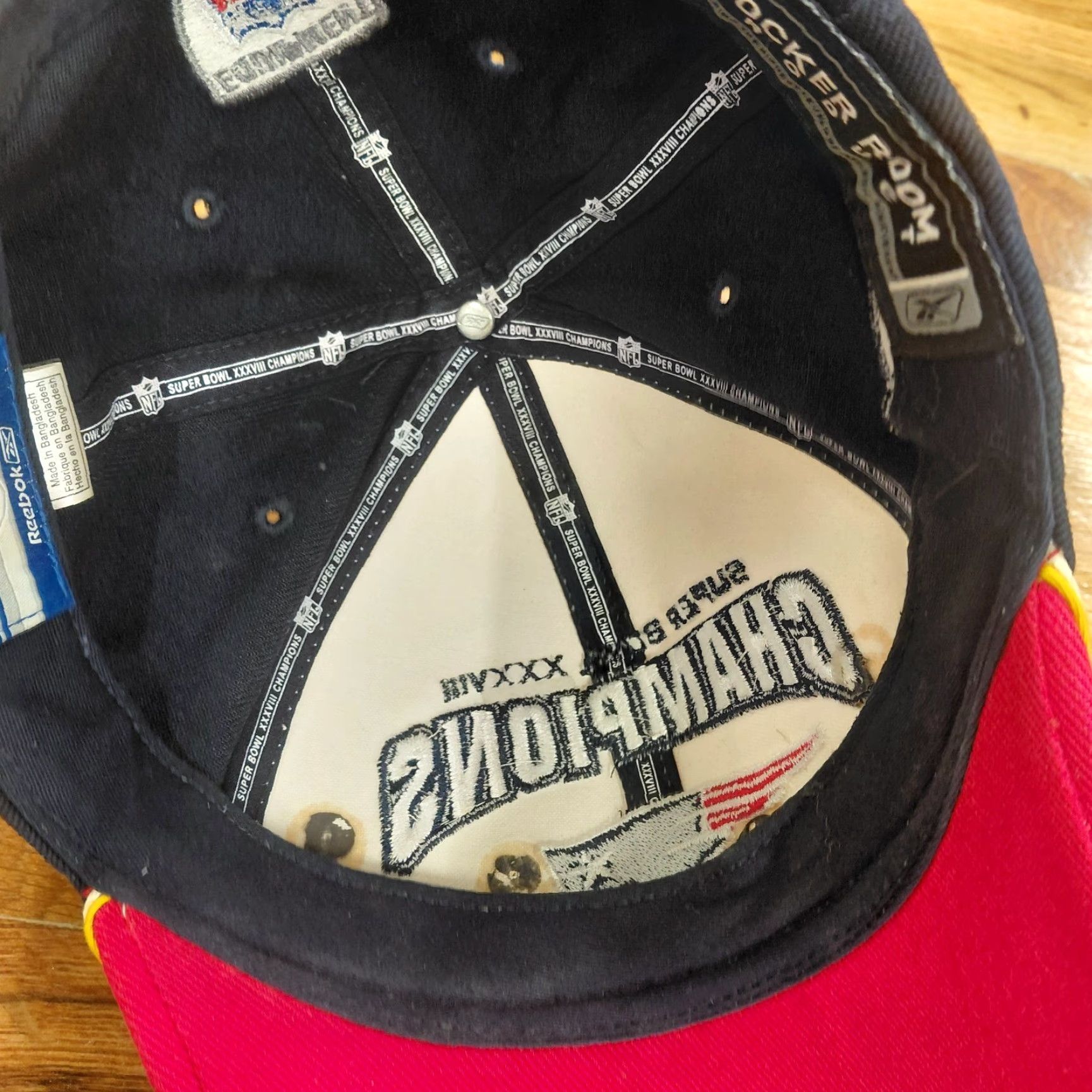 Reebok VINTAGE New England Patriots Reebok NFL Hat 2004 Super Bowl XXXVIII 38 Champions Baseball Cap Sports NFL Hat Size ONE SIZE - 7 Thumbnail