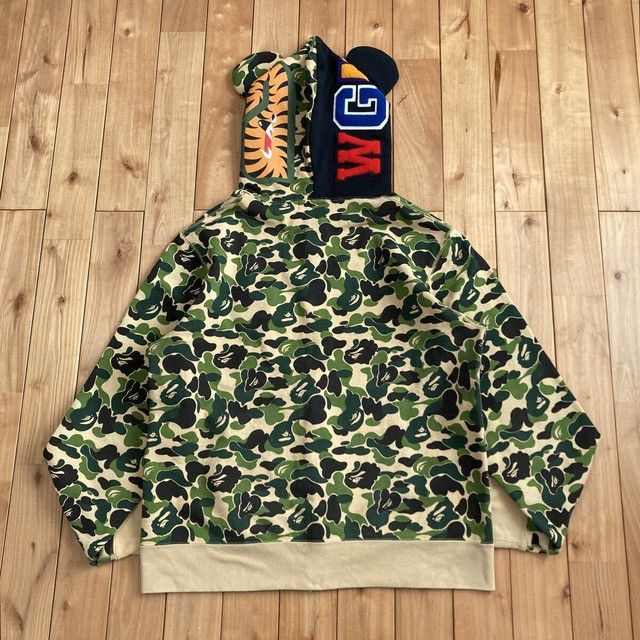Bape BAPE × Medicom Toy BE@R Shark Full Zip Hoodie ABC CAMO APE Size US XL / EU 56 / 4 - 5 Thumbnail