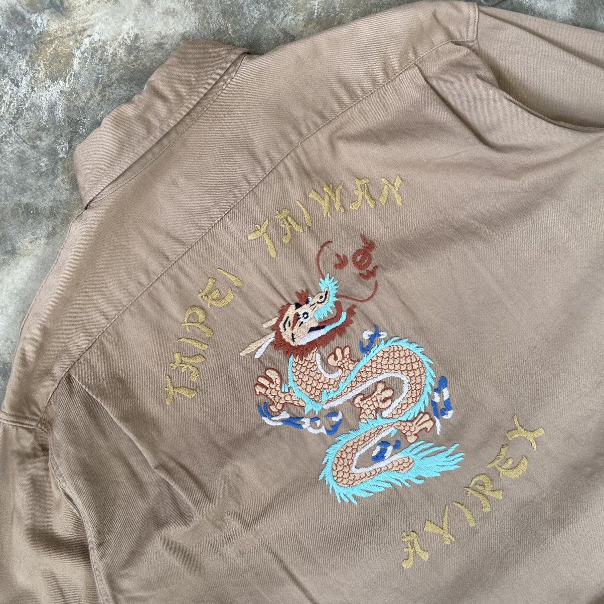 Avirex AVIREX Dragon Taipei Taiwan Button Up Shirt Size US L / EU 52-54 / 3 - 1 Thumbnail