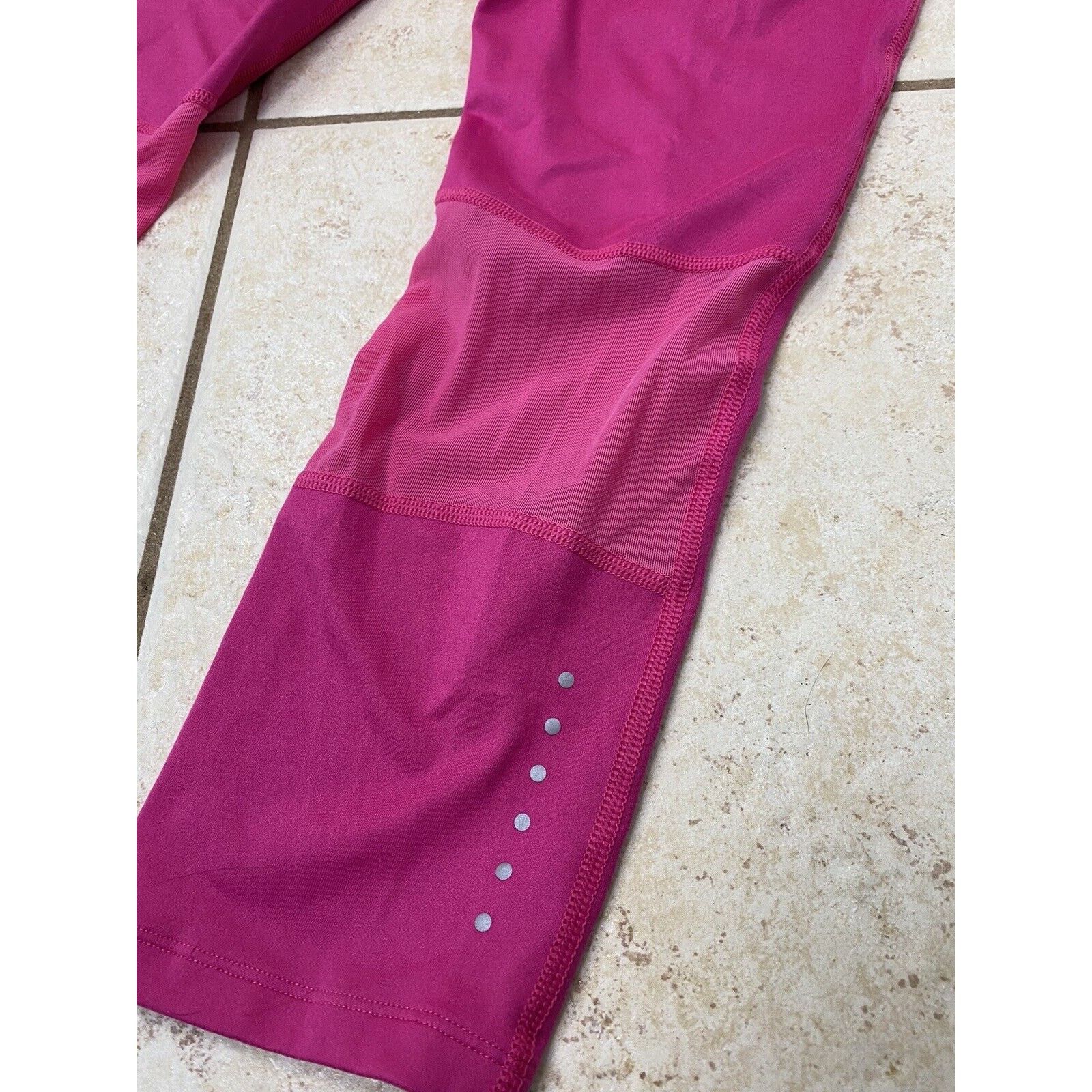 Nike Nike Dri-Fit M Pink Capri Cropped Running Leggings Barbie Size 29" - 5 Thumbnail