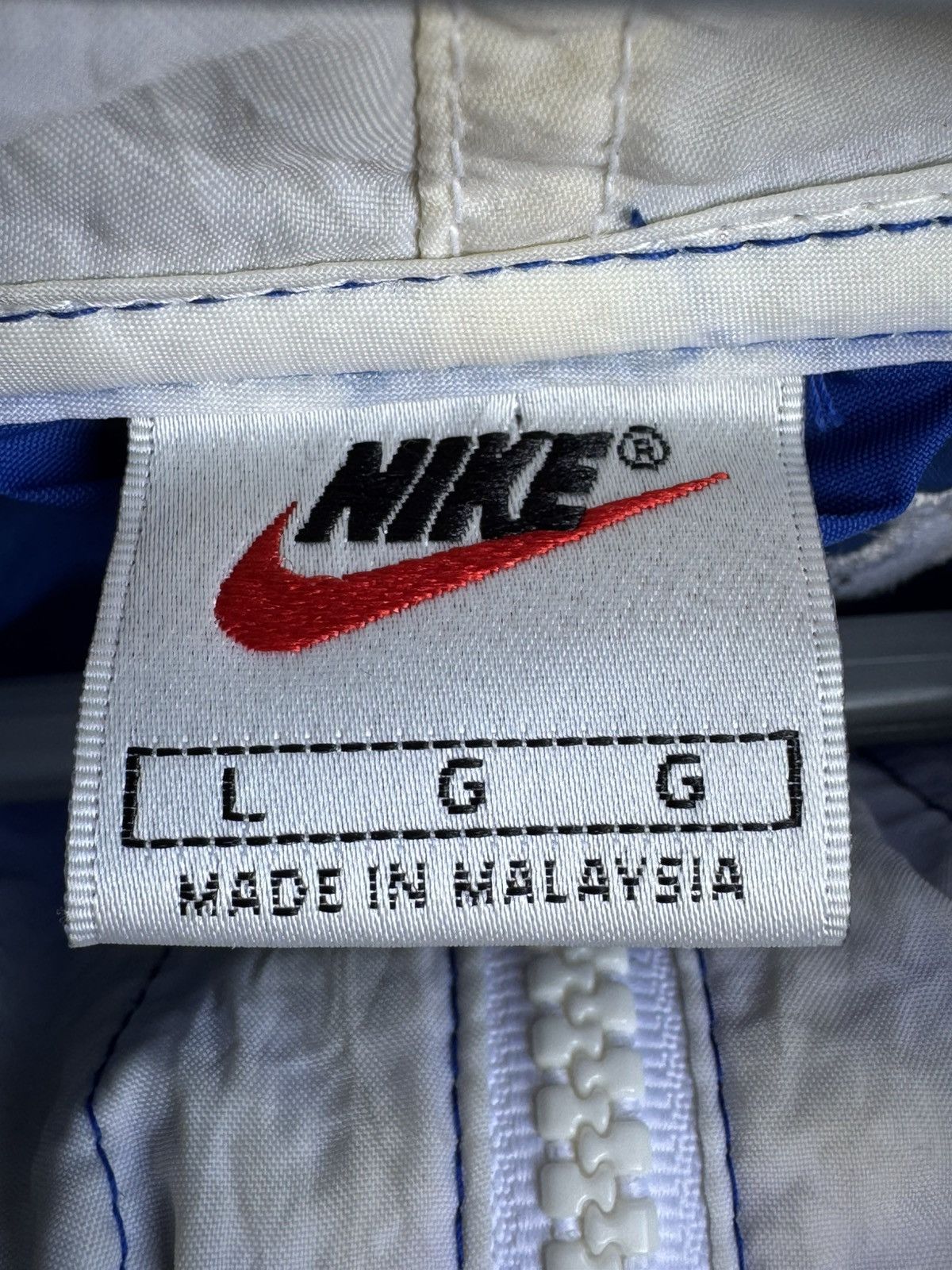 Nike × Vintage Vintage Nike Middle Swoosh Embroidered Pullover Sweater Size US L / EU 52-54 / 3 - 2 Thumbnail