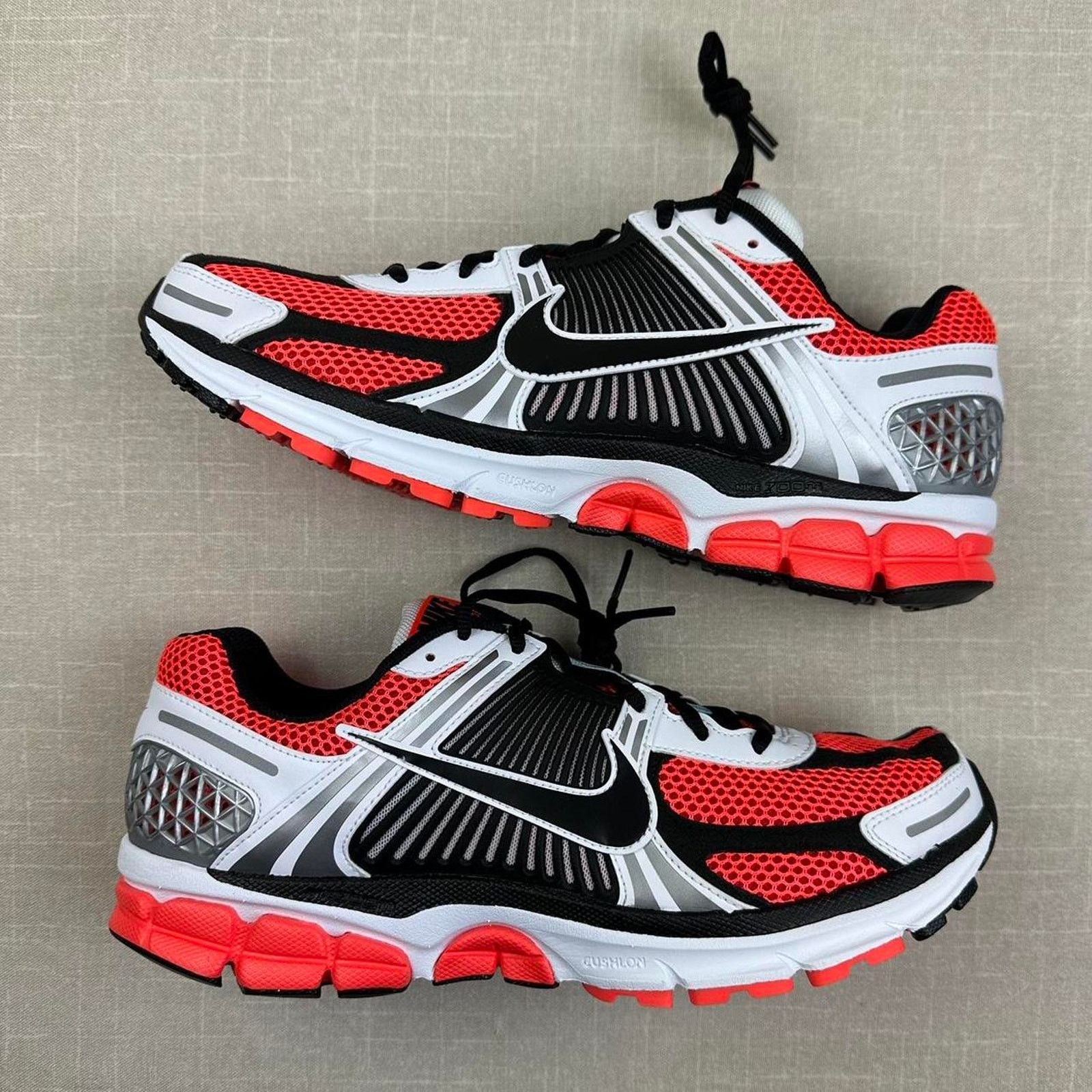 Nike Nike Zoom Vomero 5 "Bright Crimson" 10W Size US 10 / IT 40 - 2 Thumbnail