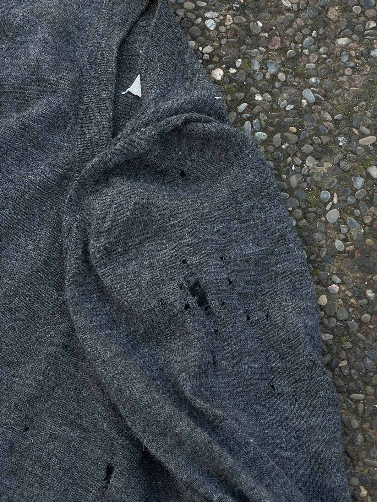 Maison Margiela Maison Margiela Distressed Sweater Size L / US 10 / IT 46 - 4 Thumbnail