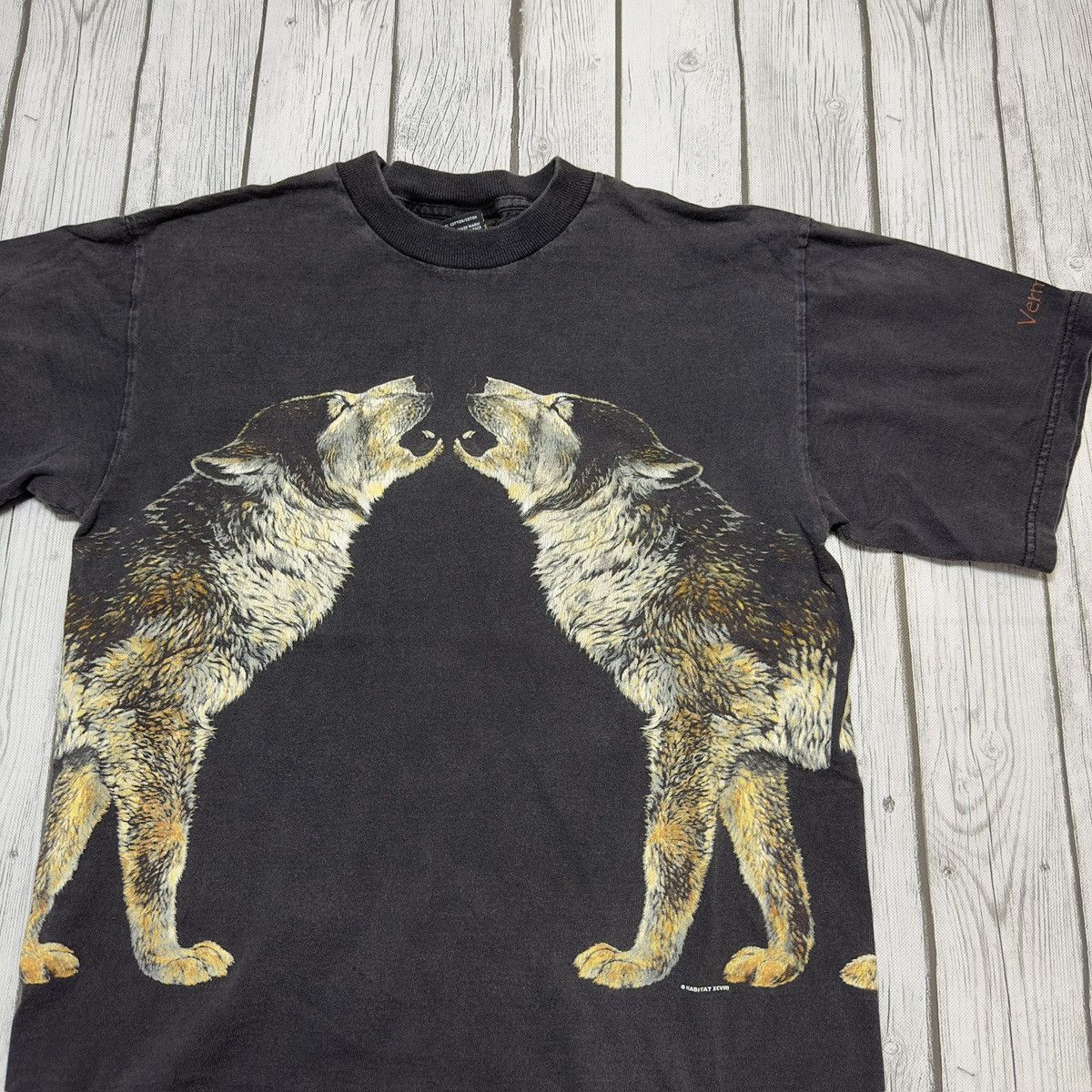 Vintage Vintage Wolf tee Size US M / EU 48-50 / 2 - 3 Thumbnail