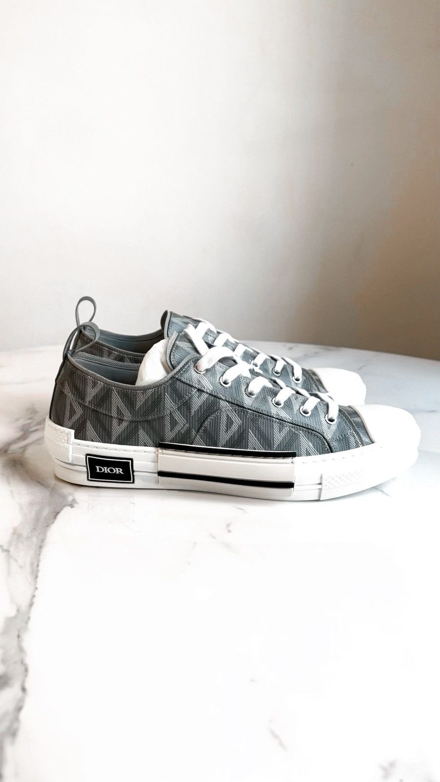 Dior Dior B23 CD Diamond Low-Top Sneakers in Gray and White Size US 11 / EU 44 - 2 Thumbnail