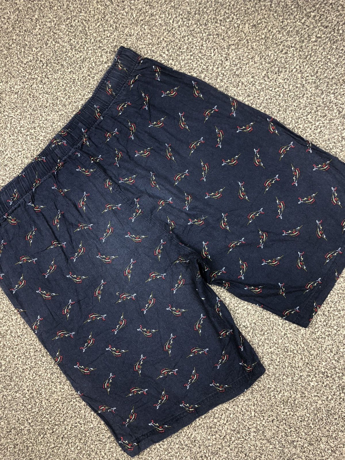 Tommy Bahama × Vintage Tommy Bahama Fullprinted Shortpants Size US 37 - 8 Thumbnail