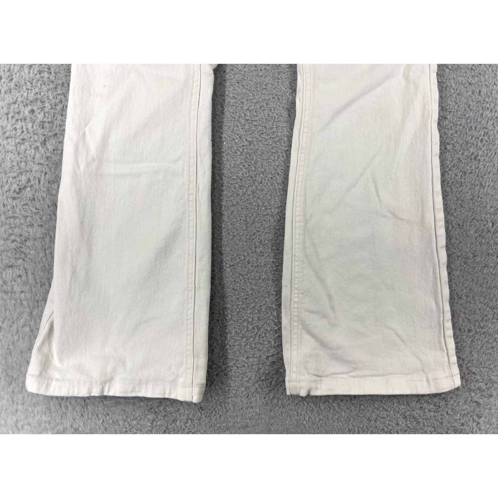 Vintage Celebrity Pink Jeans Juniors 25 White Denim Flared 5-Pocket Stretch Cotton Blend Regular Womens 25x28 USA 90s? No; skip decade. Size 42" / US 20 - 4 Thumbnail