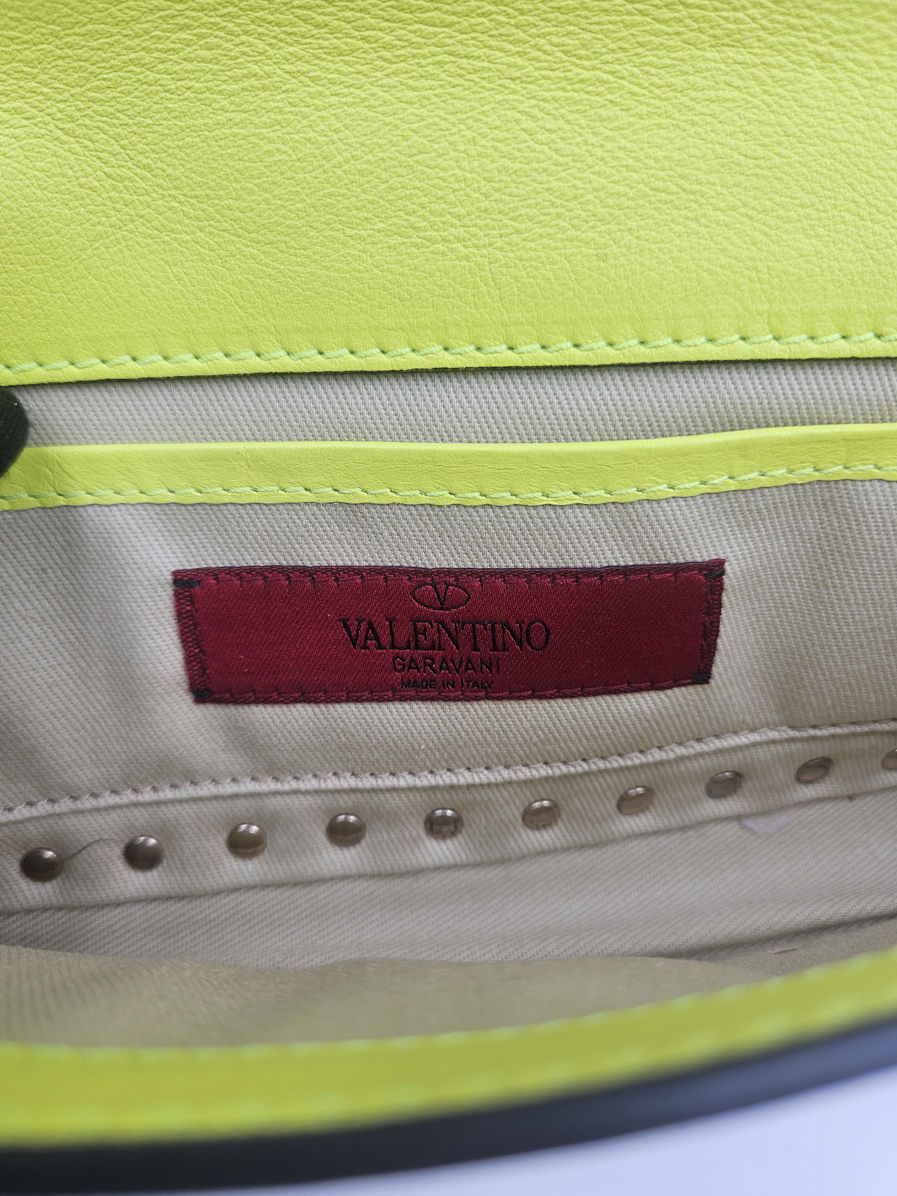 Valentino Valentino Garavani Neon Yellow Rockstud Bracelet Clutch Size ONE SIZE - 11 Thumbnail
