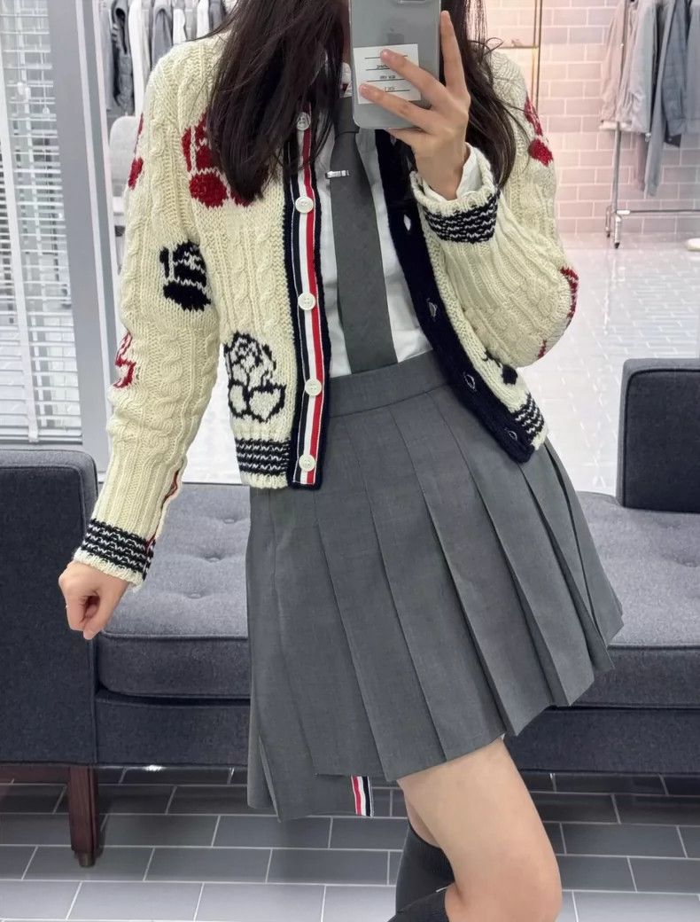 Thom Browne Thom browne Pleated skirt 2504-Nextarrow Size 25" / US 0 / IT 36 - 8 Thumbnail