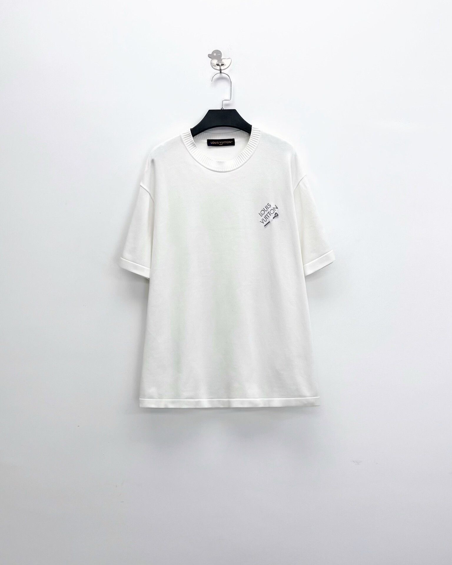 Louis Vuitton louis vuitton white embroidered logo knit tee Size US L / EU 52-54 / 3 - 1 Thumbnail