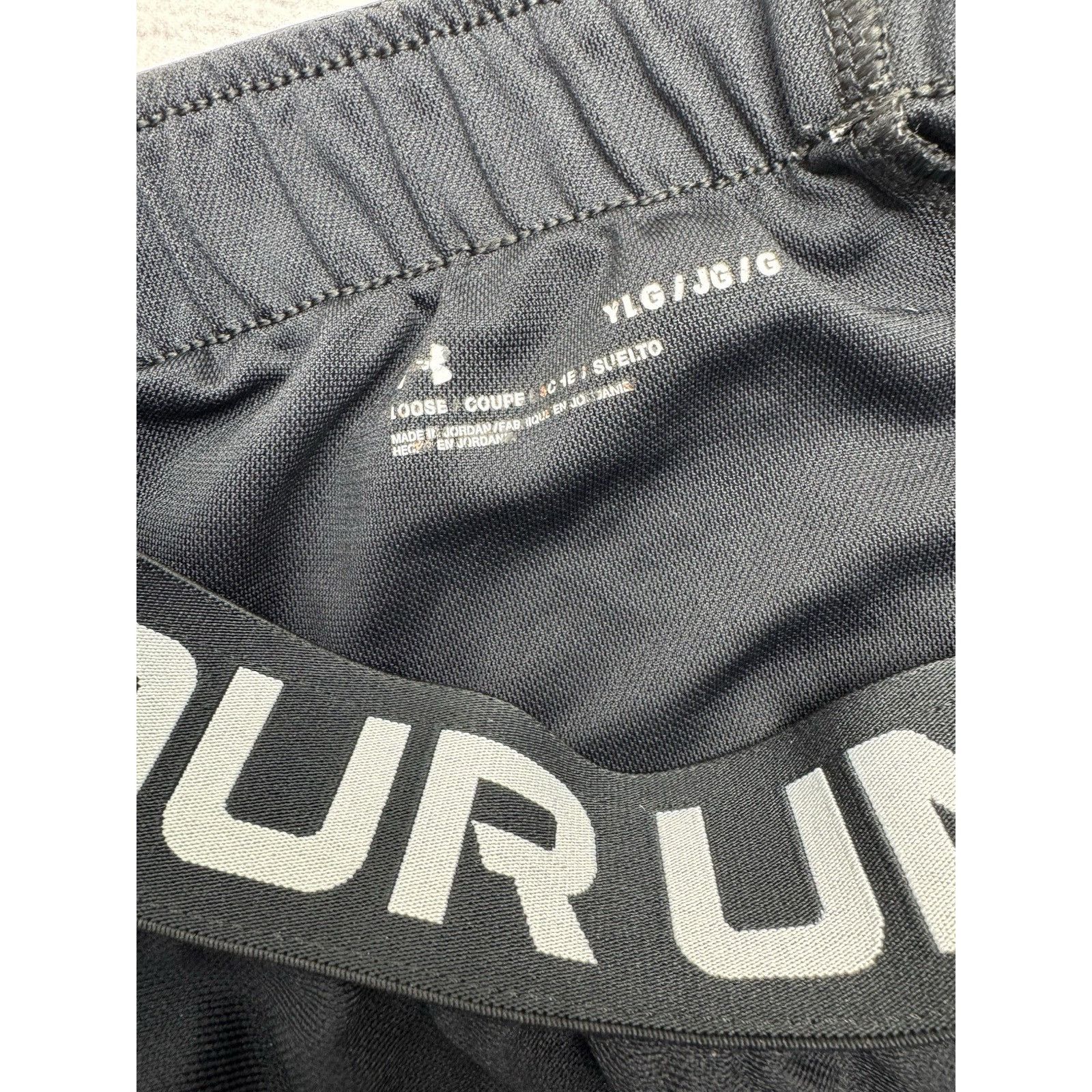 Under Armour UNDER ARMOUR Girl's Youth Large (L) Shorts Black Print w Log Size 34" / US 12 / IT 48 - 4 Thumbnail
