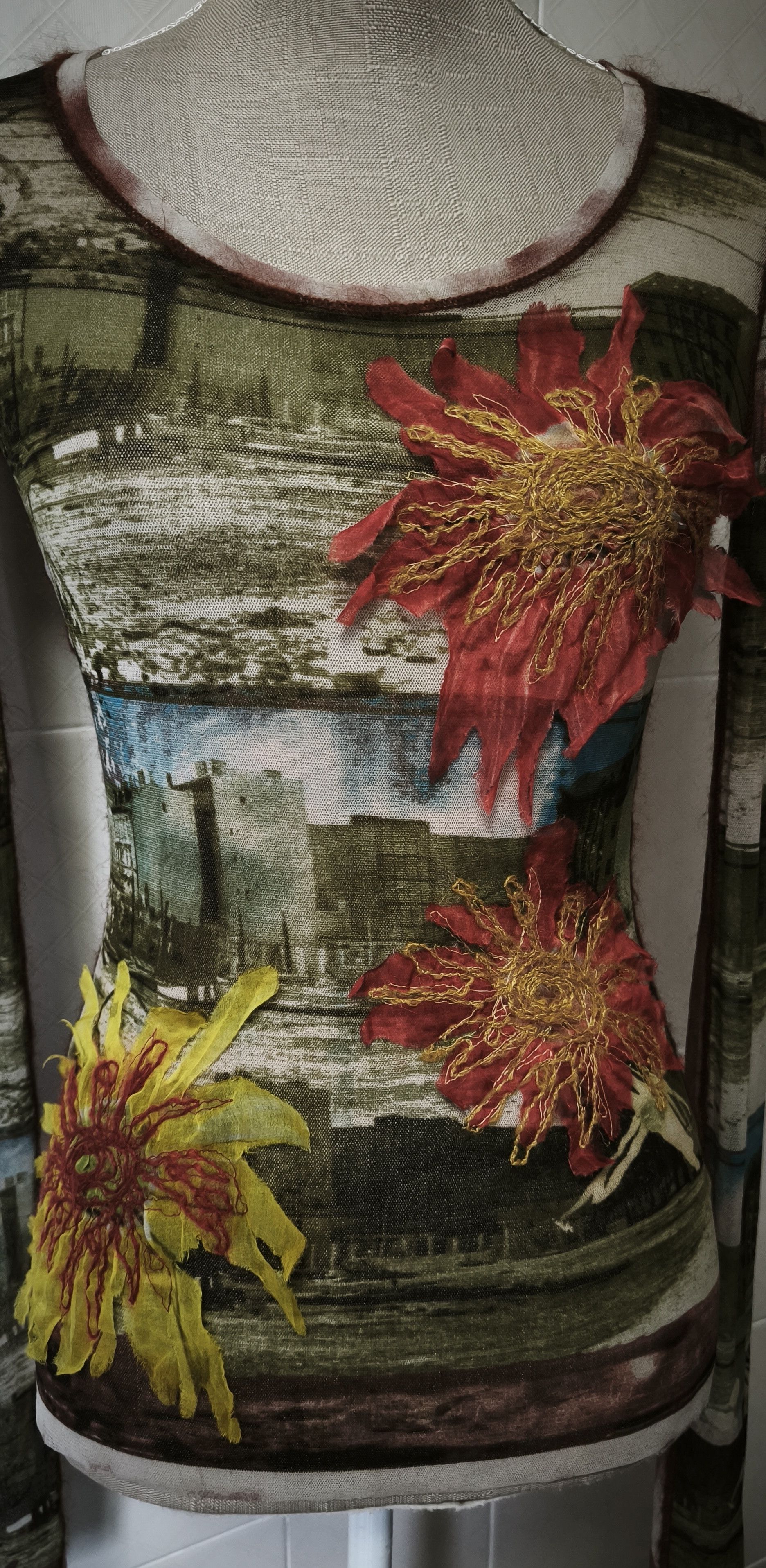 Jean Paul Gaultier 2002 - Old buildings photos print - mesh top Size M / US 6-8 / IT 42-44 - 8 Thumbnail