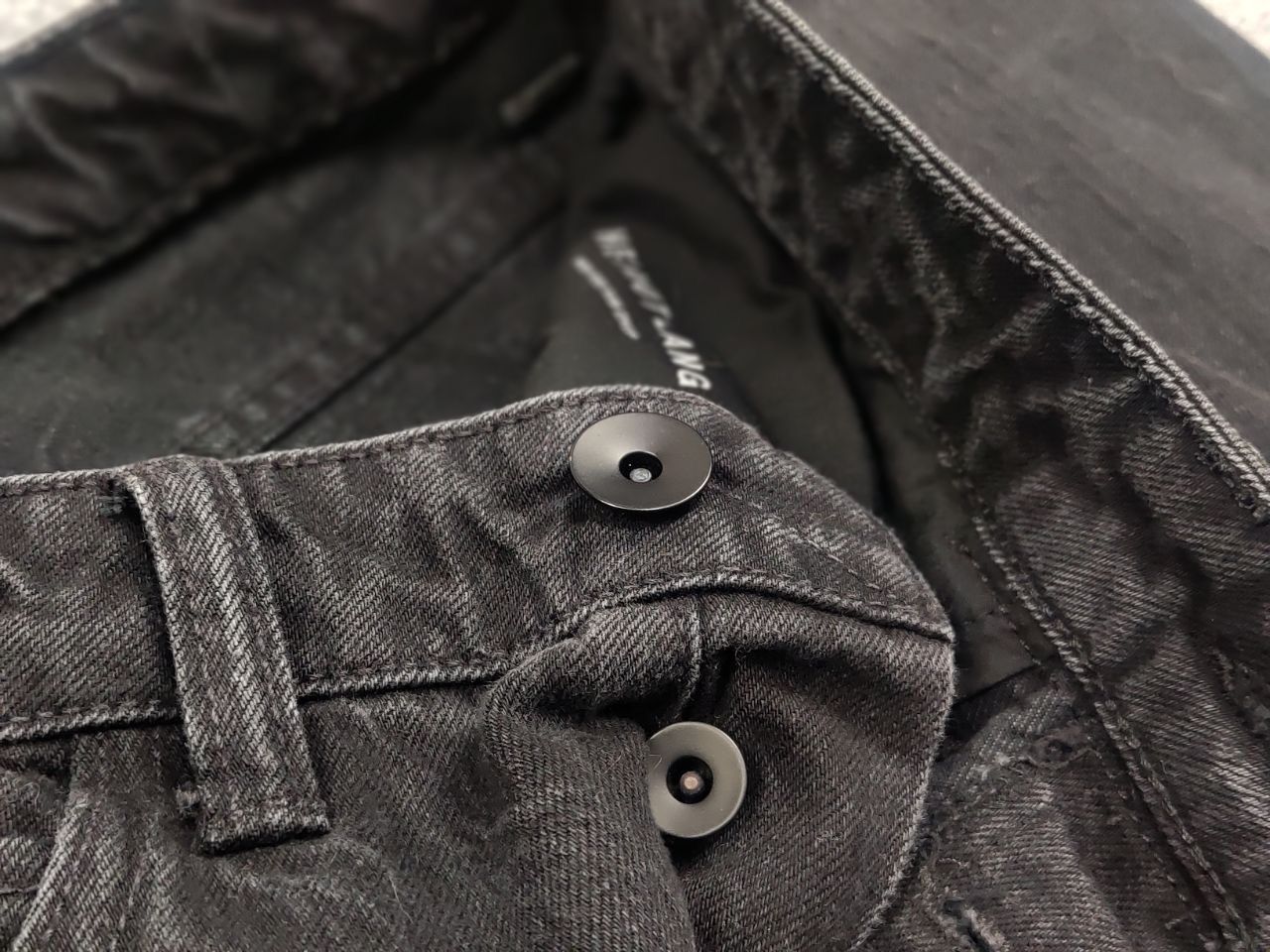 Helmut Lang Helmut Lang High Rise Raw Crop Black Stone Denim Jeans Size 28" / US 6 / IT 42 - 14 Thumbnail