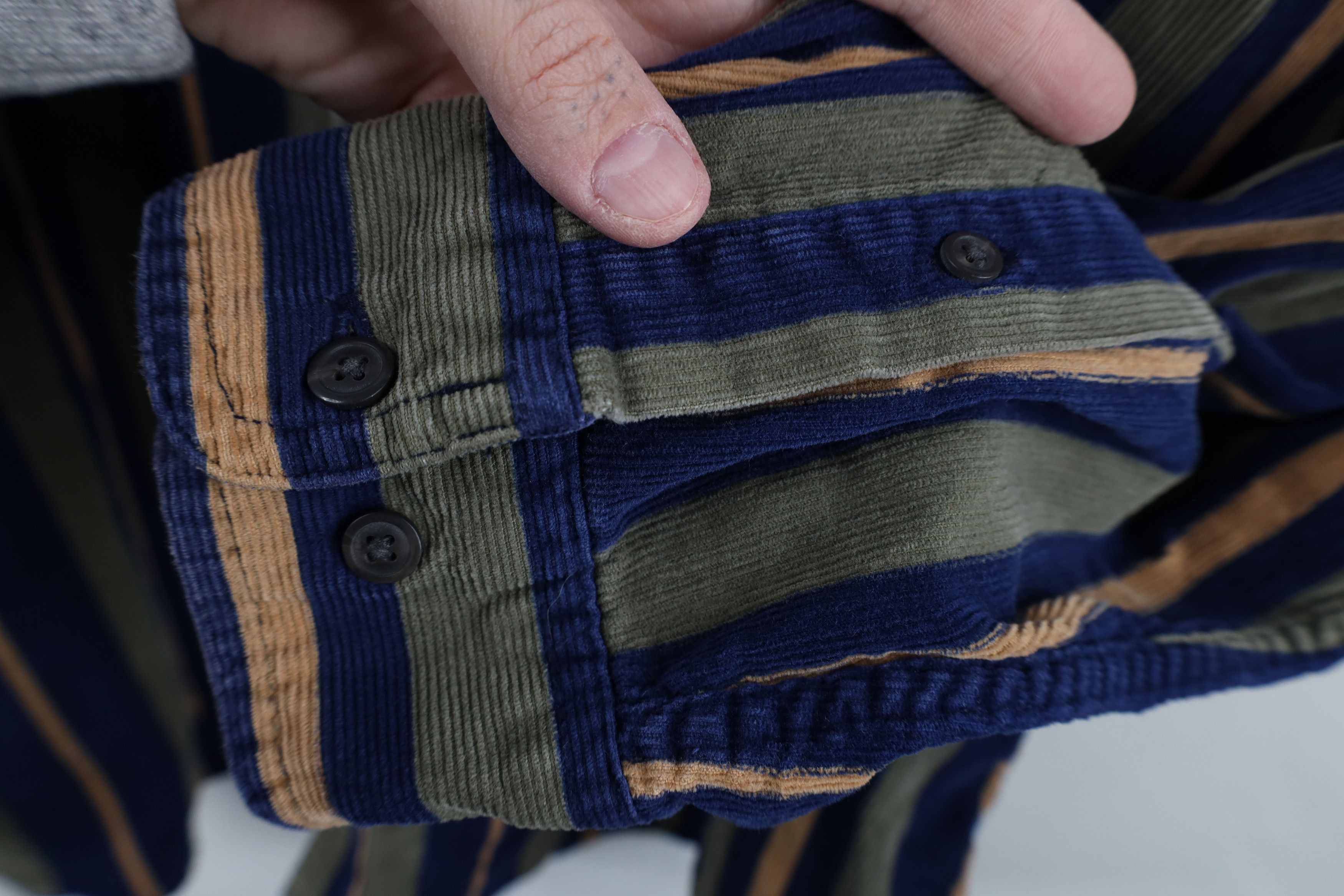 Vintage Vintage 90s Streetwear Striped Corduroy Button Down Shirt Size US L / EU 52-54 / 3 - 6 Thumbnail