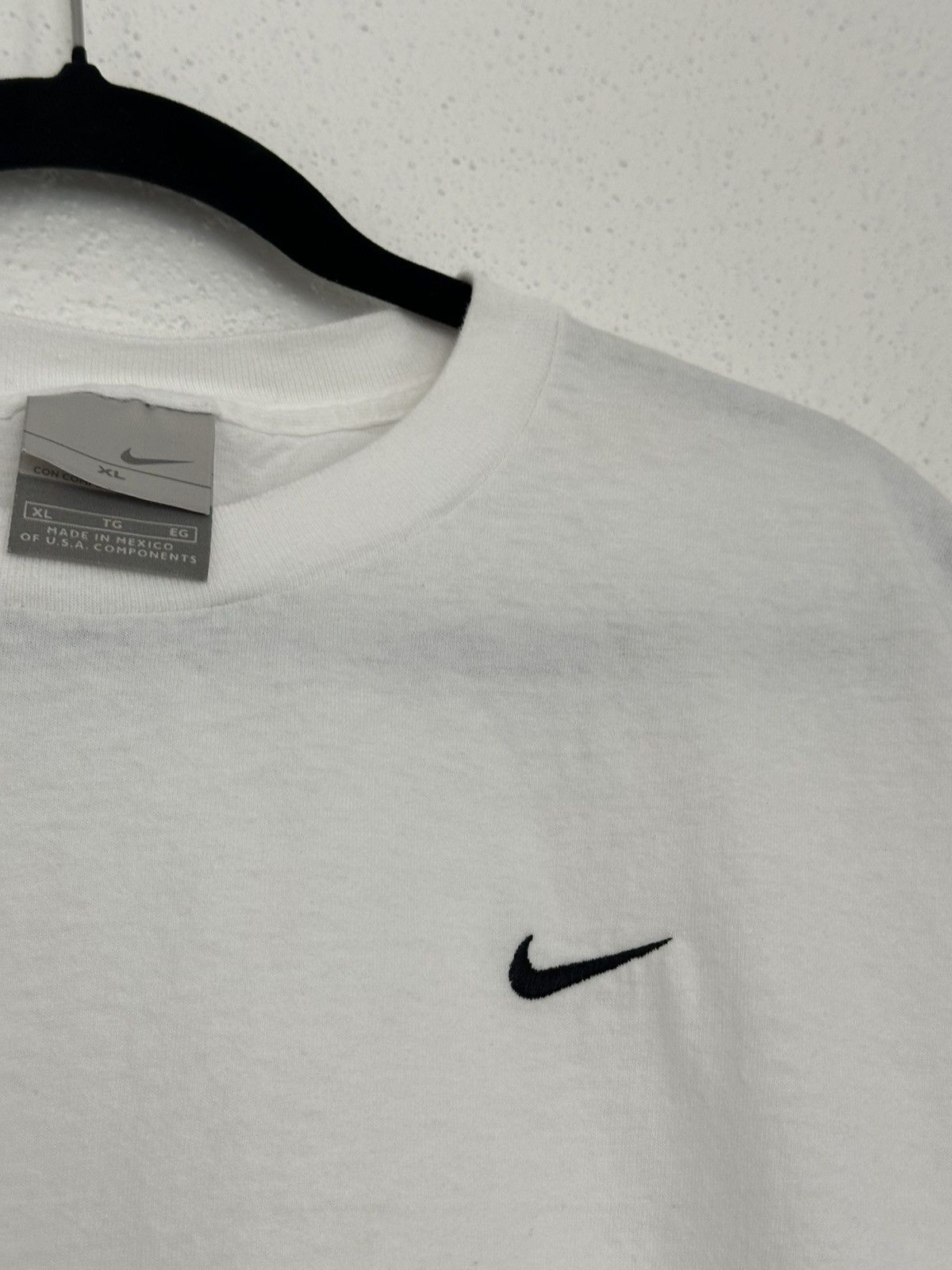 Nike Vintage Y2K Nike Embroidered Side Swoosh Logo T-Shirt XL Size US XL / EU 56 / 4 - 4 Thumbnail