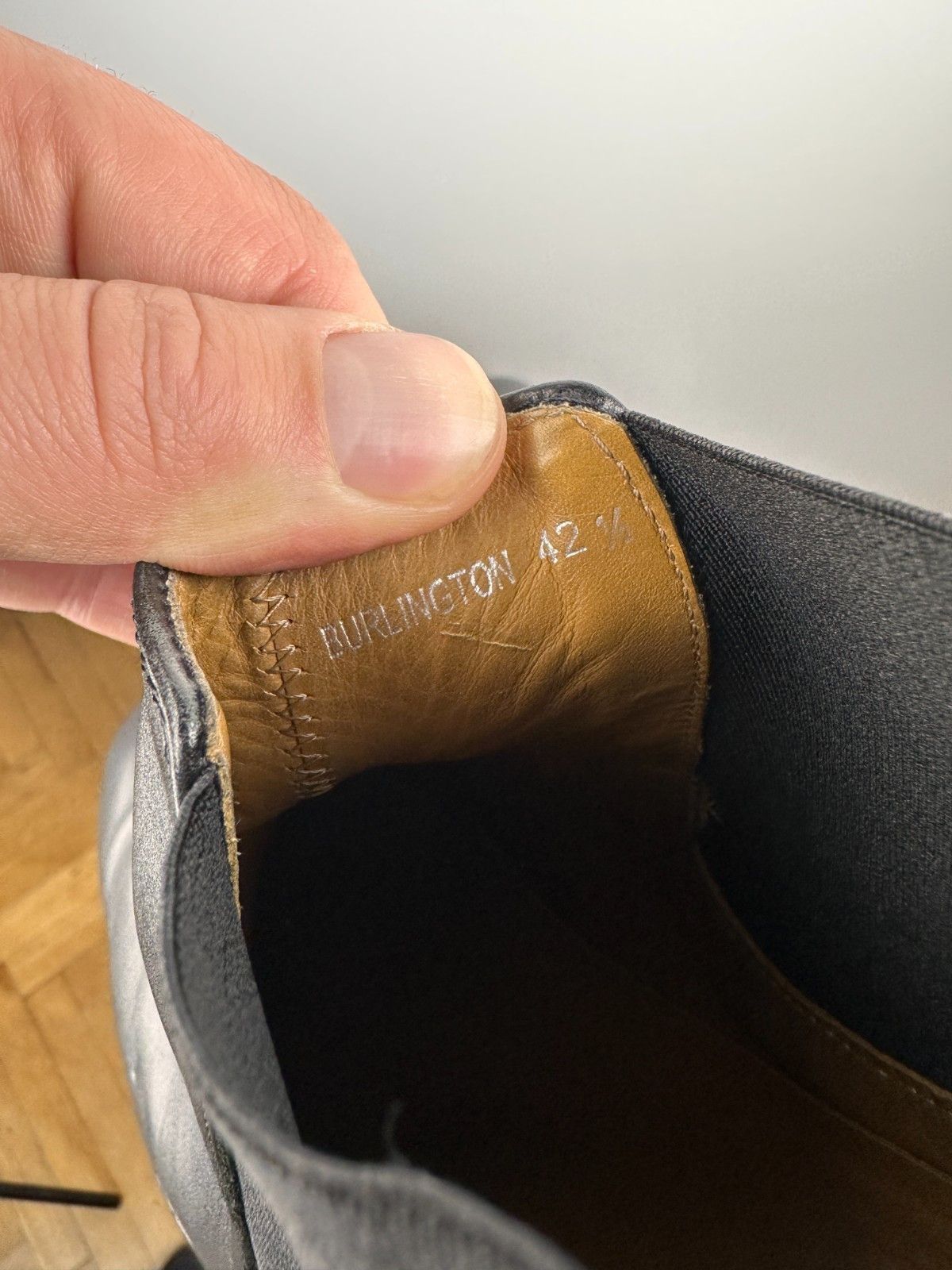 Russell & Bromley Russell & Bromley Black Leather Chelsea Boots Shoes 42 1/2 Size US 9.5 / EU 42-43 - 13 Thumbnail
