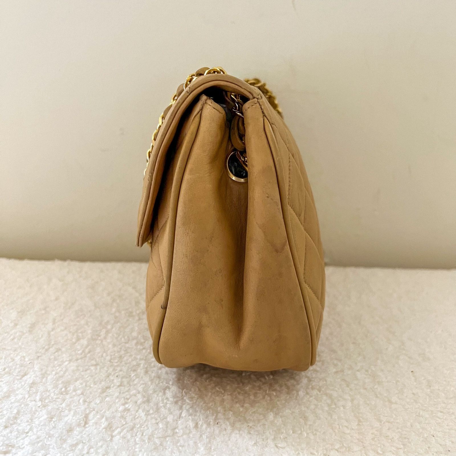 Chanel CHANEL Vintage Beige Quilted Lambskin Half Moon Flap Bag Size ONE SIZE - 16 Thumbnail