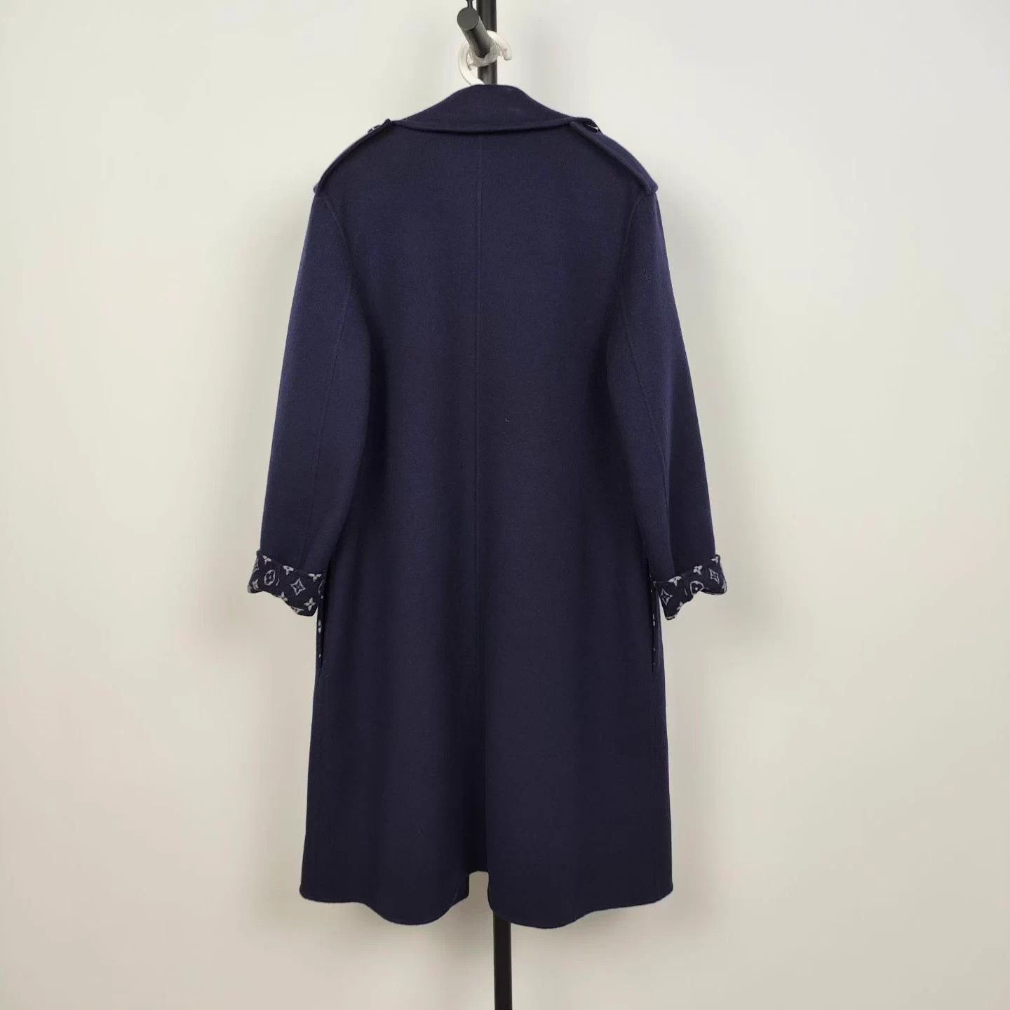 Louis Vuitton LV overcoat 40 Size M / US 6-8 / IT 42-44 - 2 Thumbnail