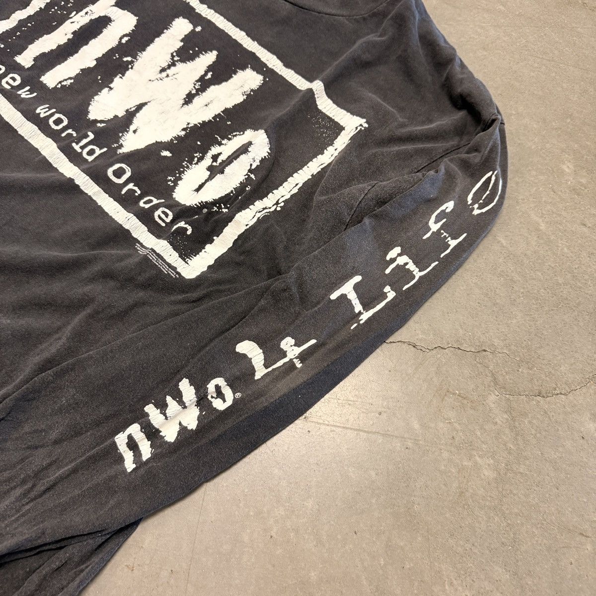 Vintage Vintage 1998 WWE/WCW NWO 4 Life Long Sleeve Size US XL / EU 56 / 4 - 4 Thumbnail