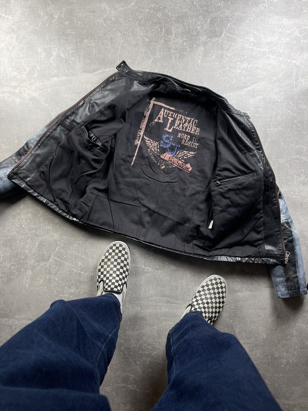 Vintage Vintage Archive Avant Garde Leather Zip Faded Cross Jacket Size US L / EU 52-54 / 3 - 12 Thumbnail