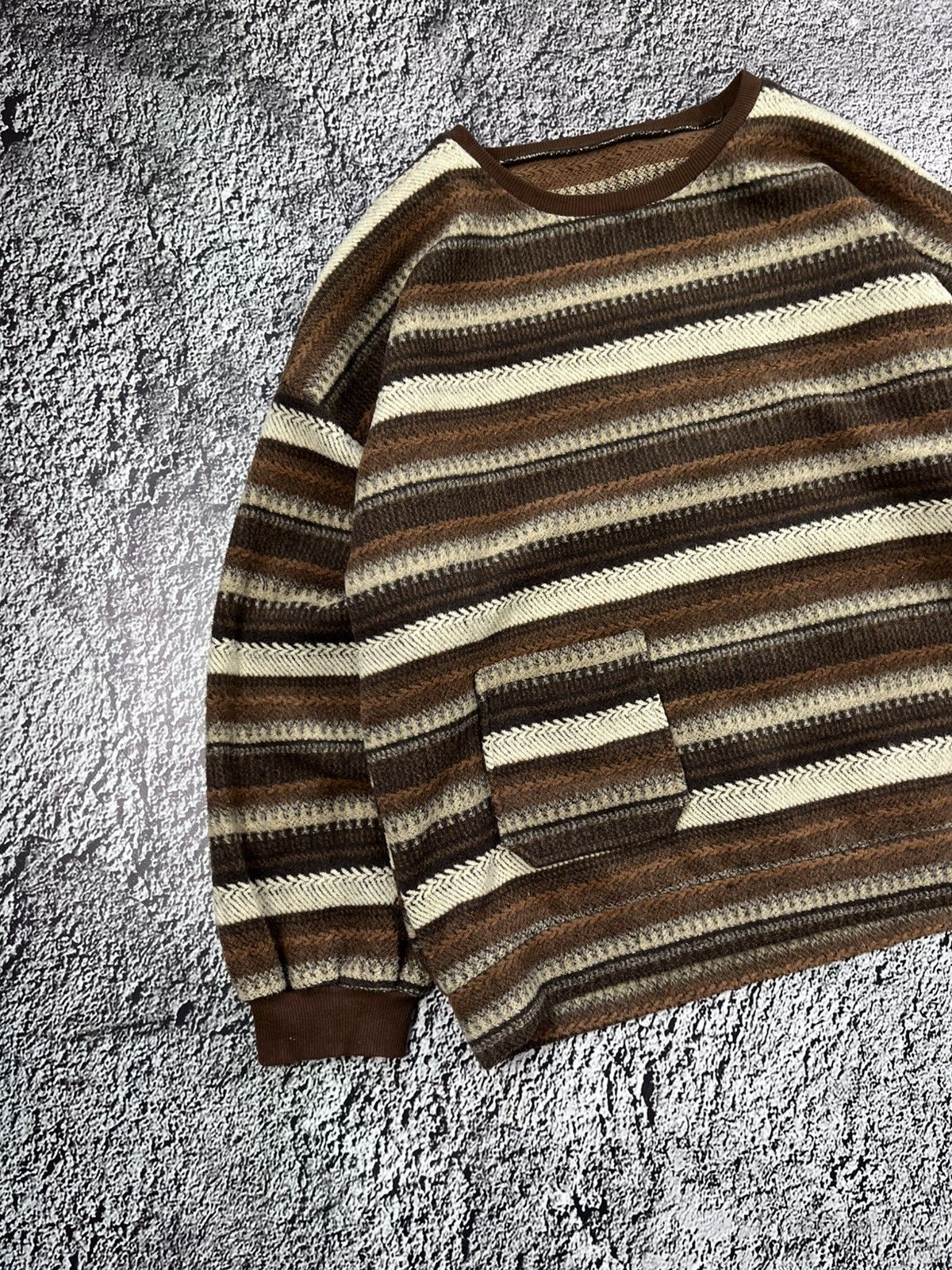 Vintage Vintage 90s striped one pocket sweater fleece rare size L Size US L / EU 52-54 / 3 - 3 Thumbnail