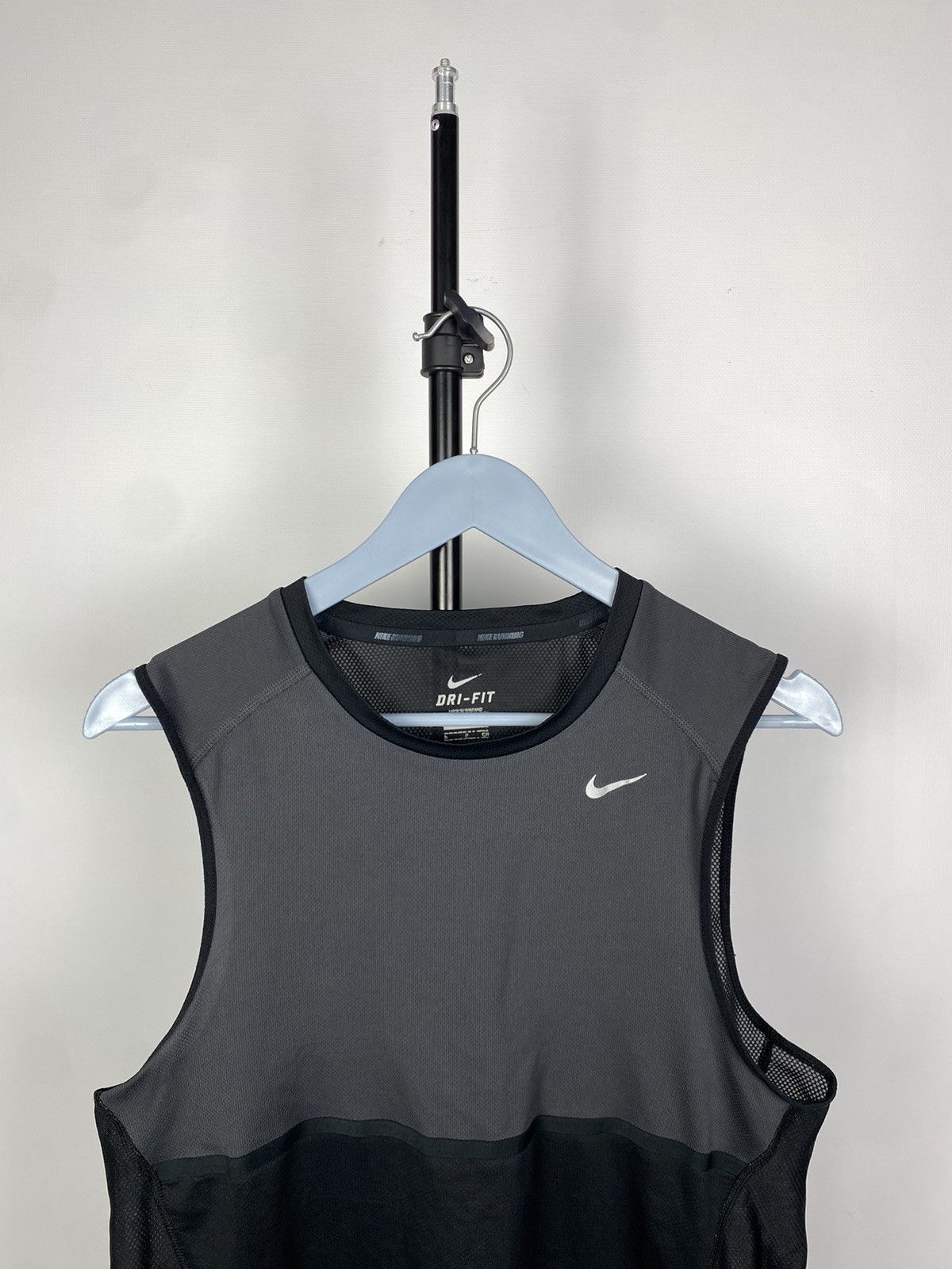 Nike × Vintage Nike Vintage 00s Vest Tank Top Center Swoosh 90 TN Drill Size US S / EU 44-46 / 1 - 2 Thumbnail