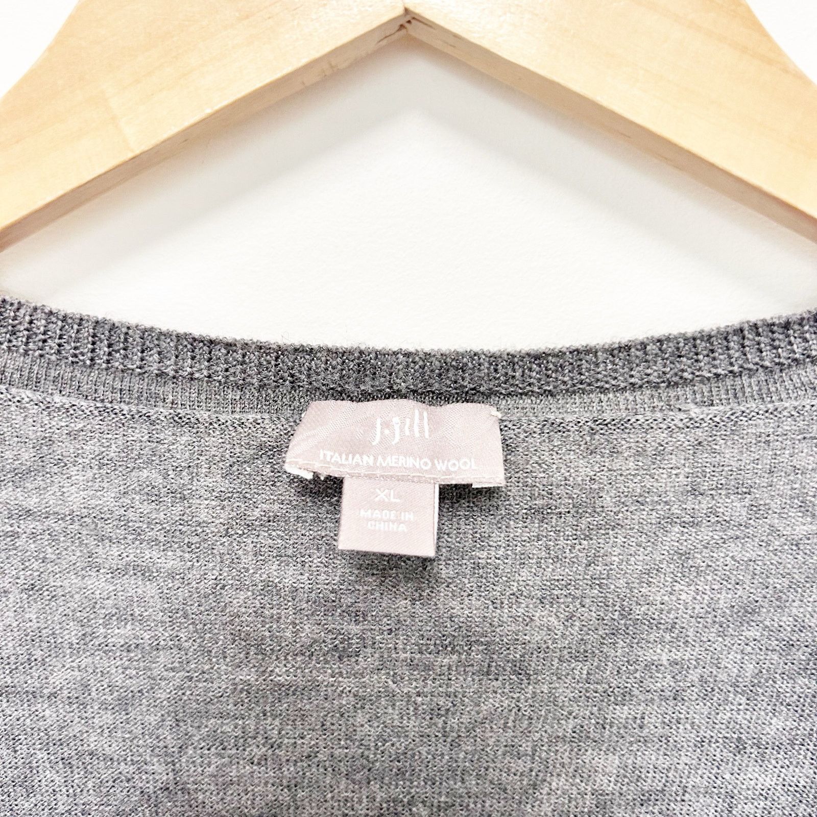 Other J. Jill Gray Italian Merino Wool V Neck Sweater Sz XL Size XL / US 12-14 / IT 48-50 - 2 Thumbnail