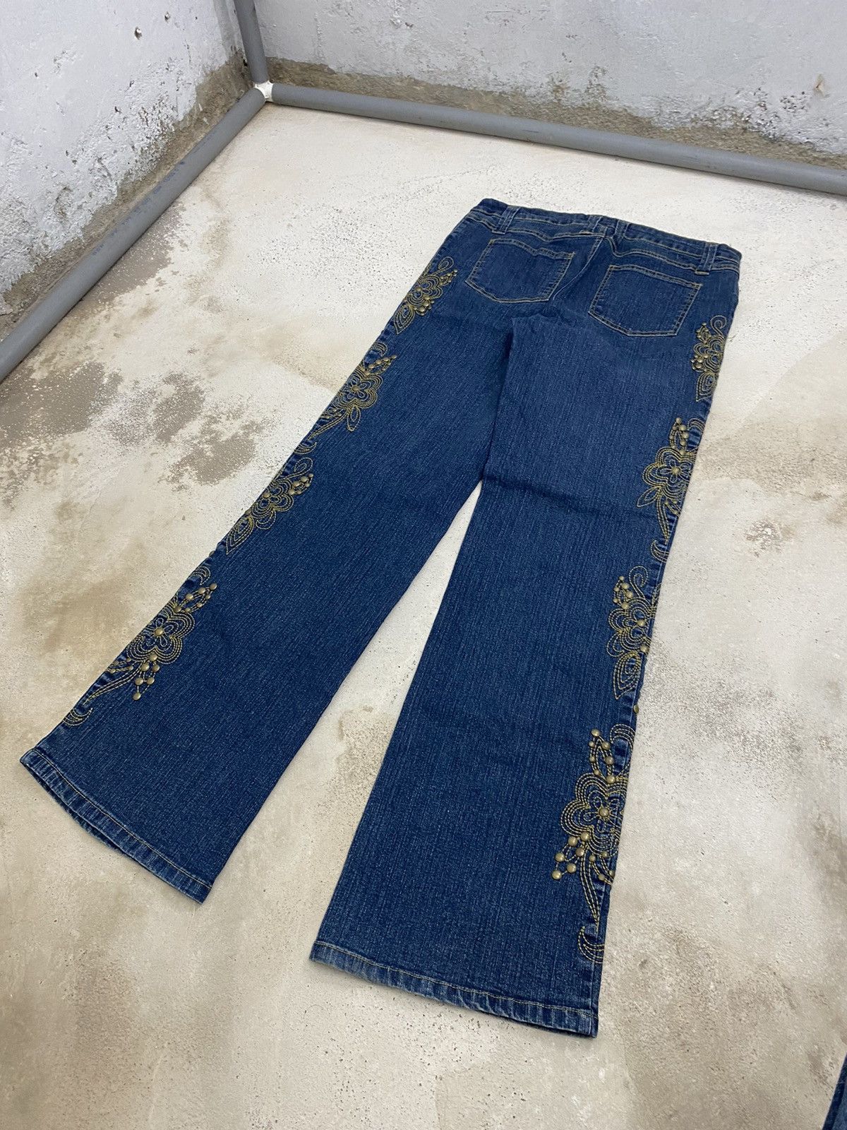 If Six Was Nine × Japanese Brand × Le Grande Bleu (L.G.B.) Flare Andre Denim Floral Embroidery Boho Chic Style Elegant Size US 31 - 11 Thumbnail
