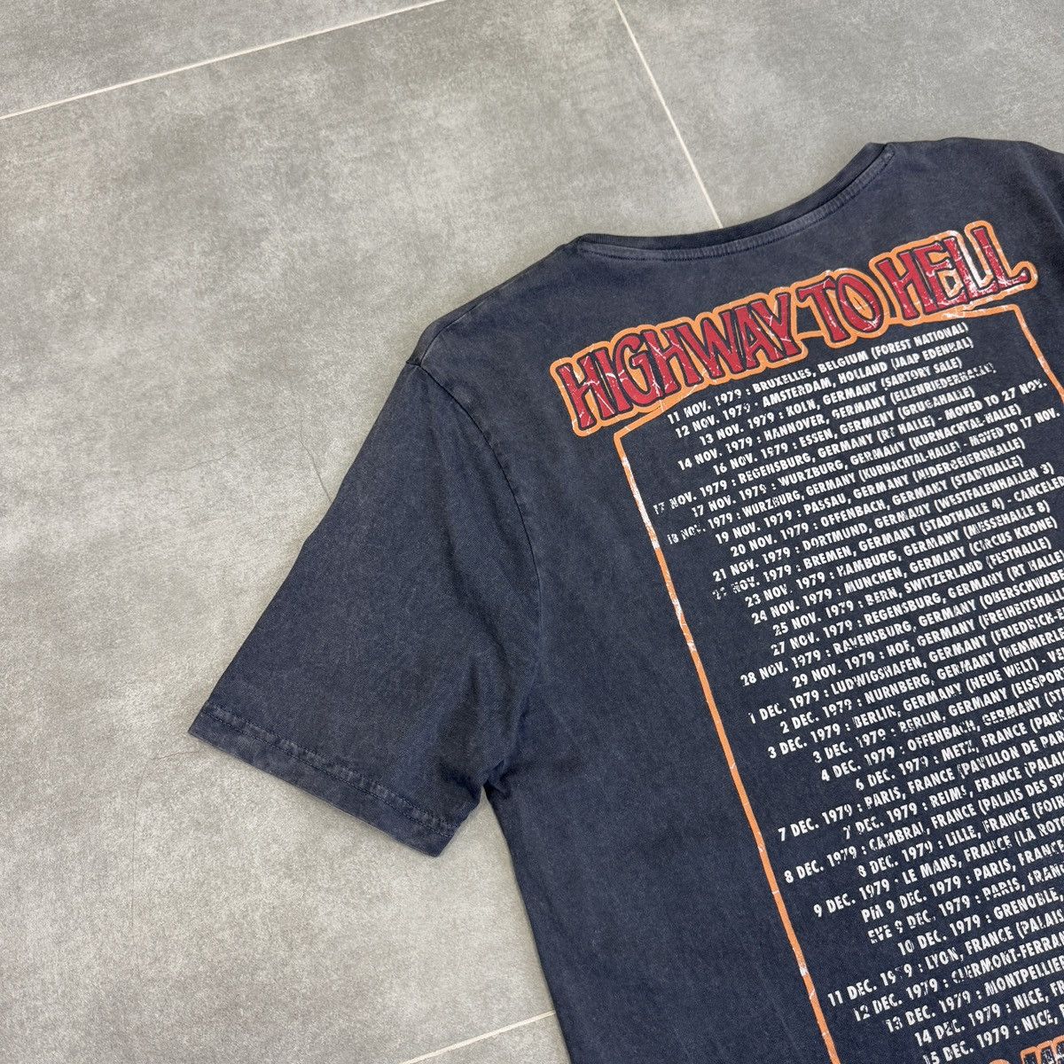 AC/DC × Band Tees AC/DC Highway To Hell 1979 World Tour Retro T-Shirt Size M Size US M / EU 48-50 / 2 - 12 Thumbnail