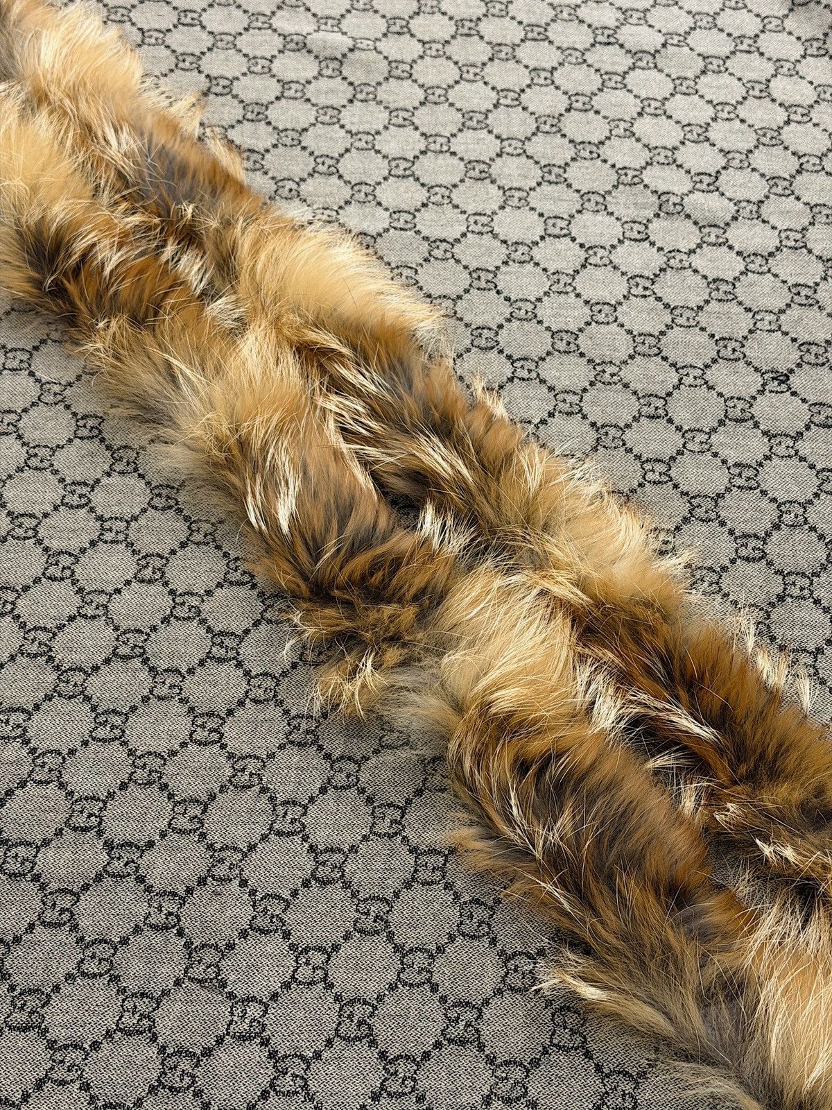 Gucci GUCCI 2007 Fur Monogram Scarf Frida Giannini Demna Nettspend Size ONE SIZE - 8 Thumbnail